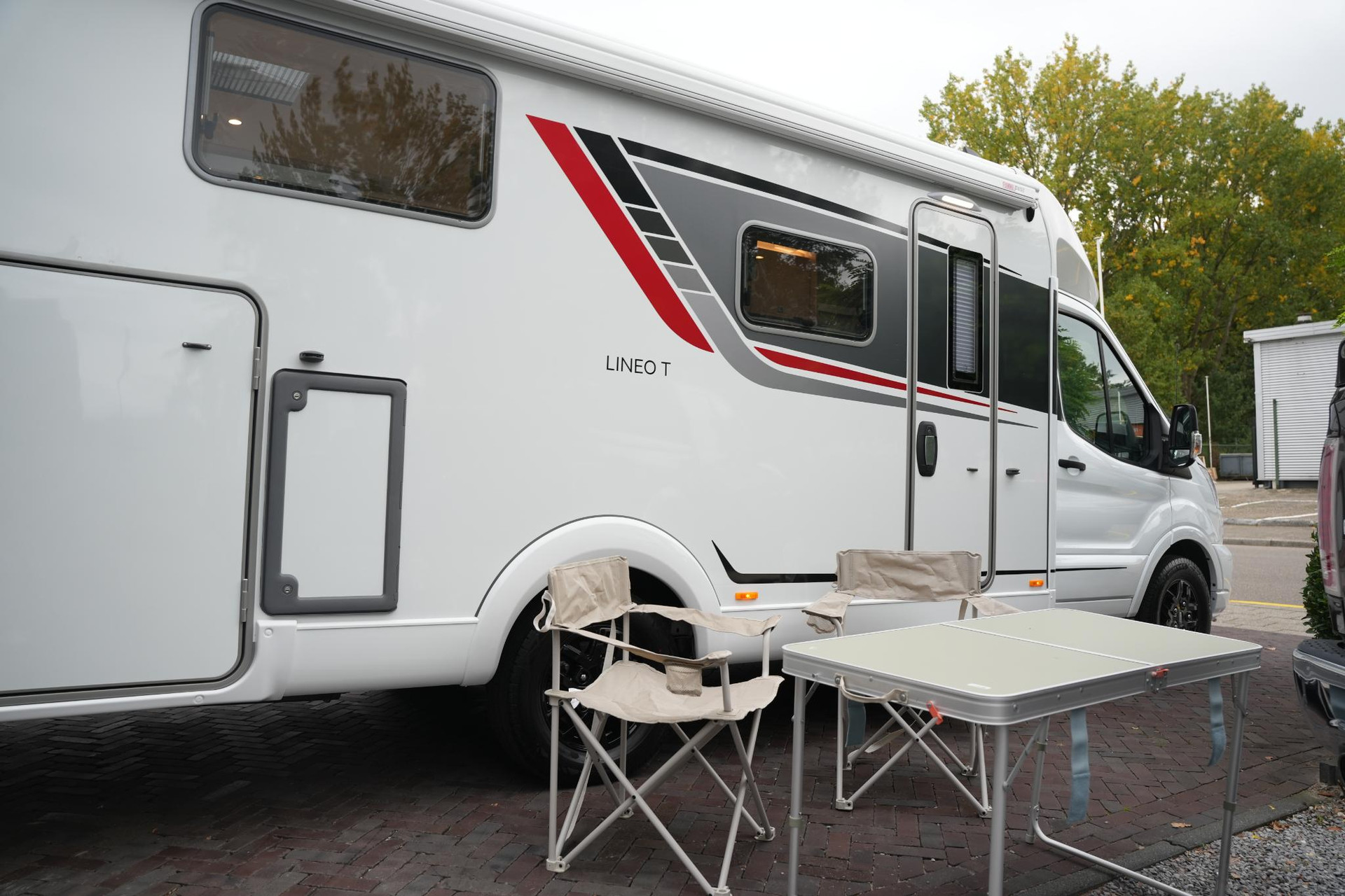 Bürstner  Lineo T 690 G 2024  5