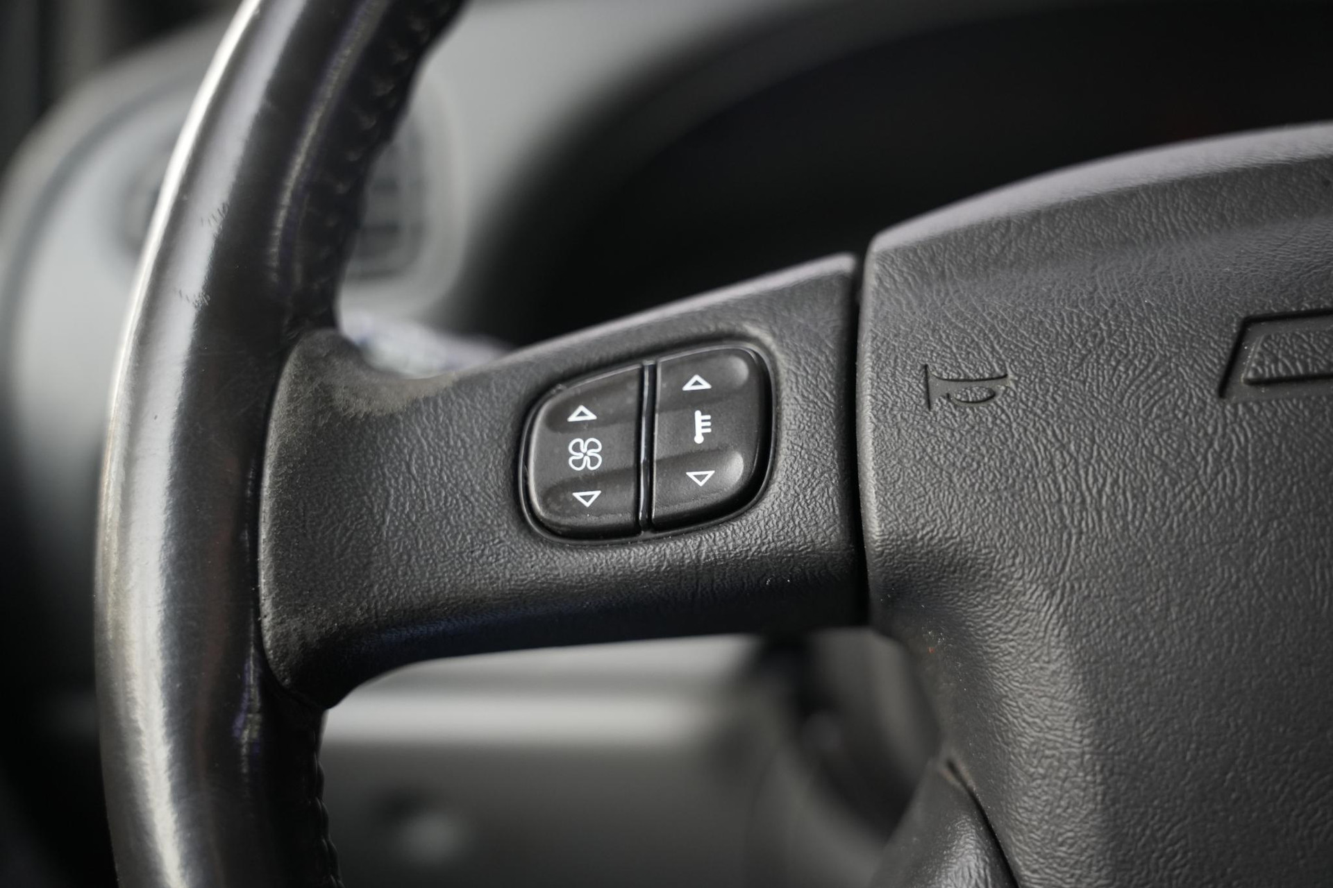 Chevrolet Trailblazer 4.2 LTZ 2003  45