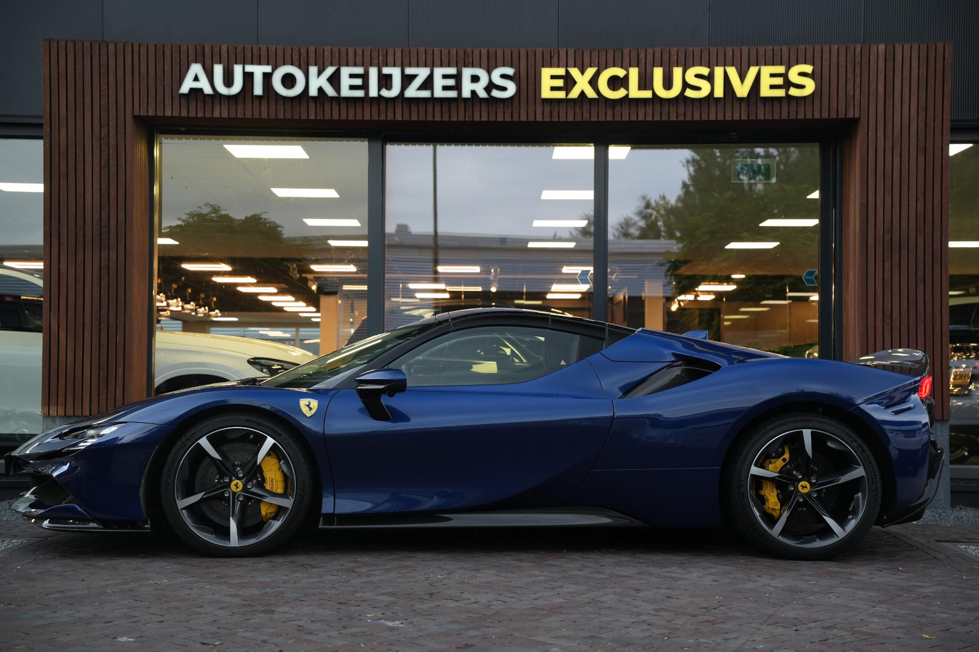 Ferrari SF90 Spider 4.0 V8 2025  11