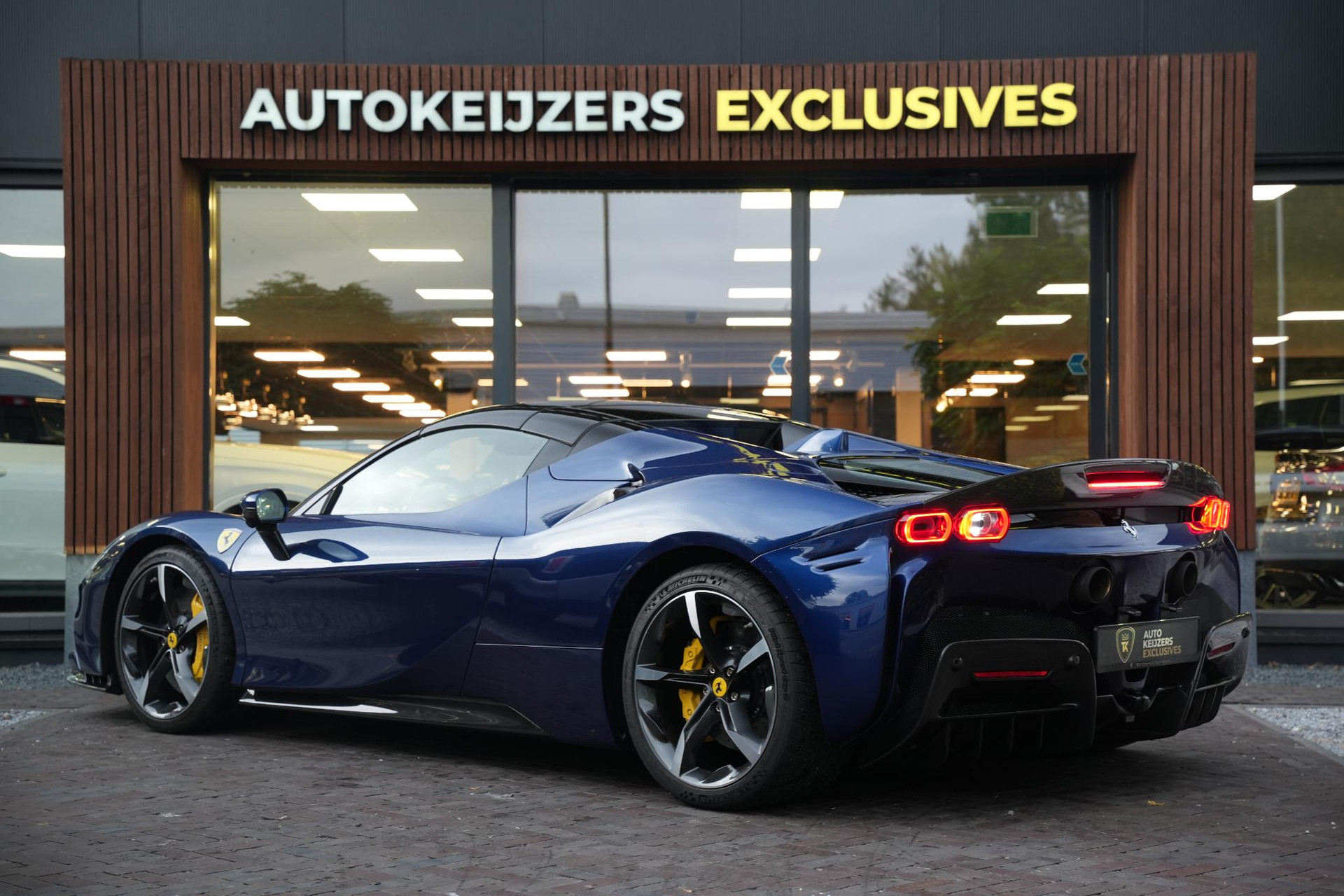 Ferrari SF90 Spider 4.0 V8 2025  13