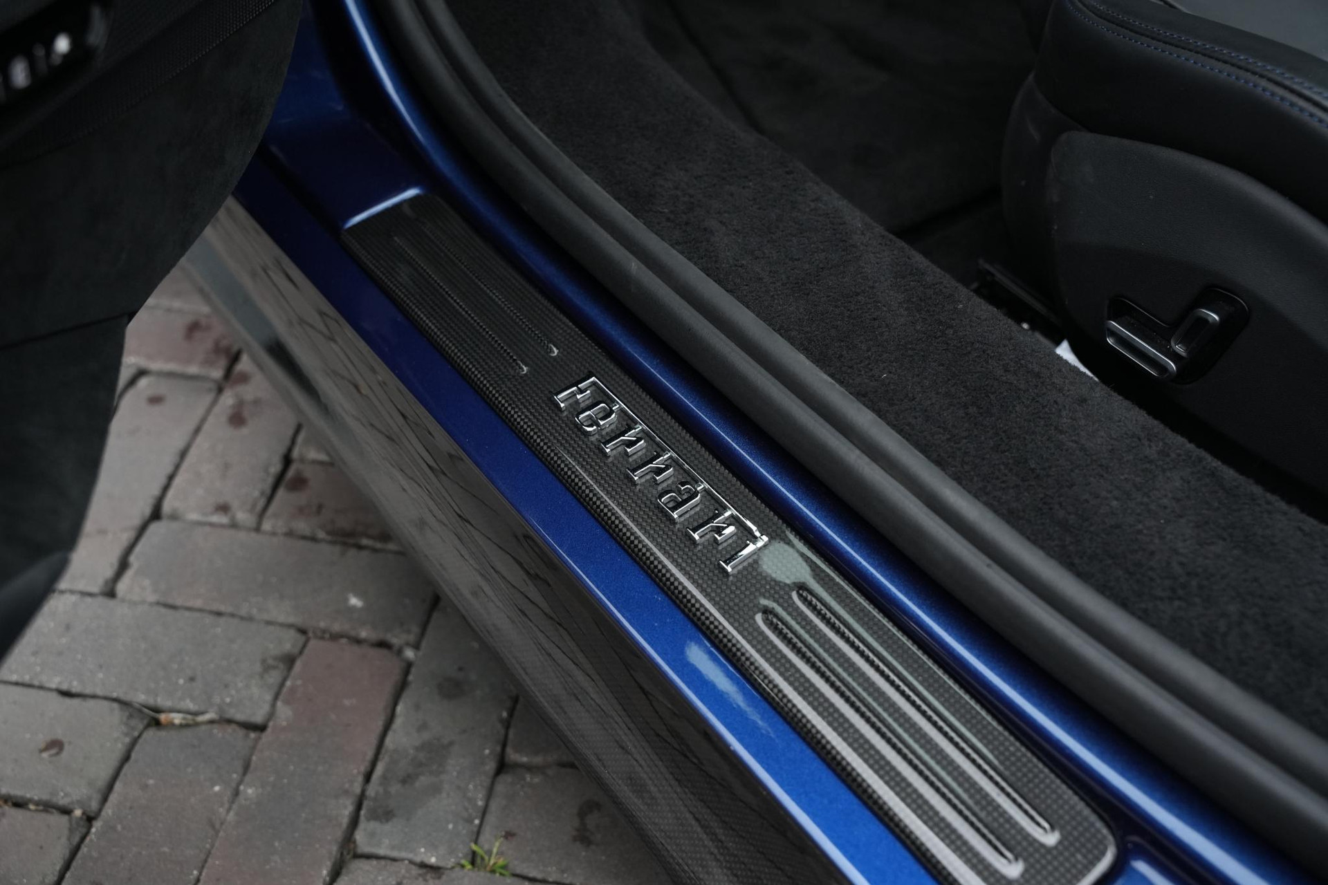 Ferrari SF90 Spider 4.0 V8 2025  23