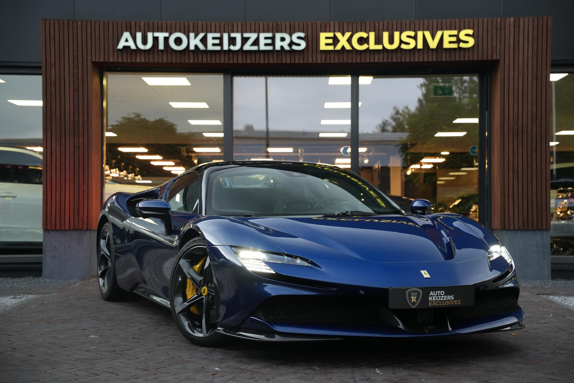 Ferrari SF90 Spider 4.0 V8 2025  3