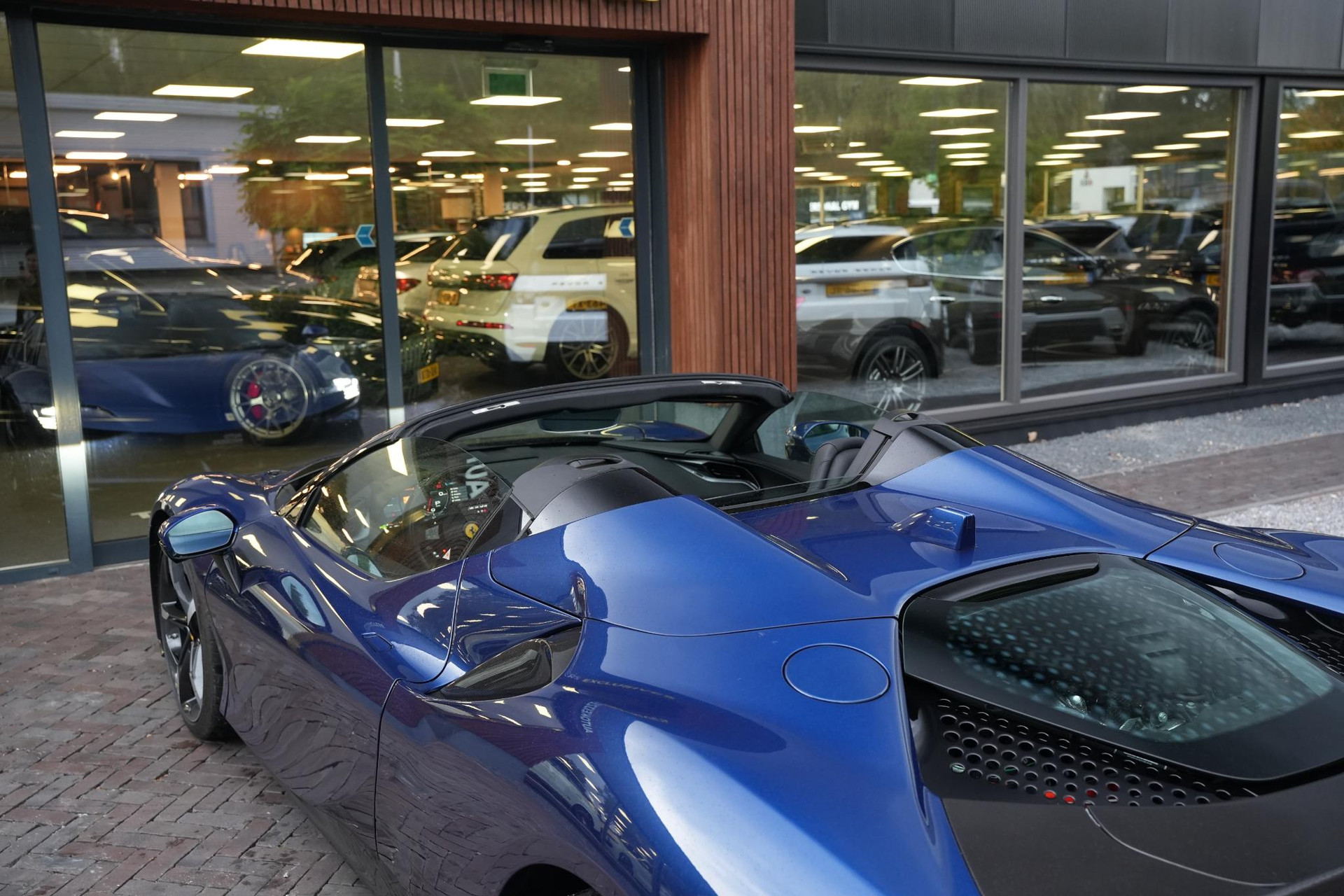 Ferrari SF90 Spider 4.0 V8 2025  30