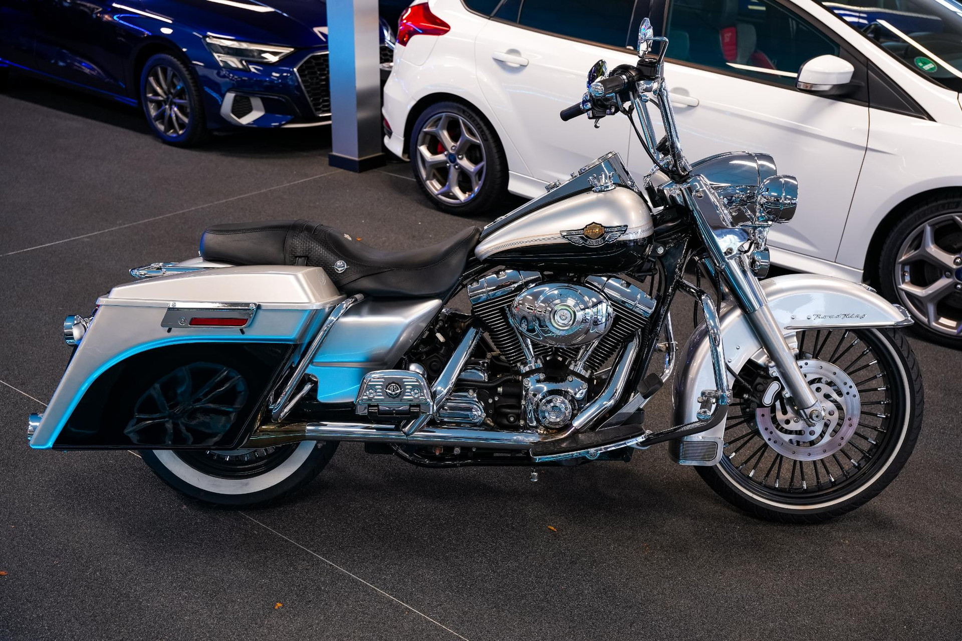 Harley-Davidson  88 FLHRCI Road King Classic 2003  21