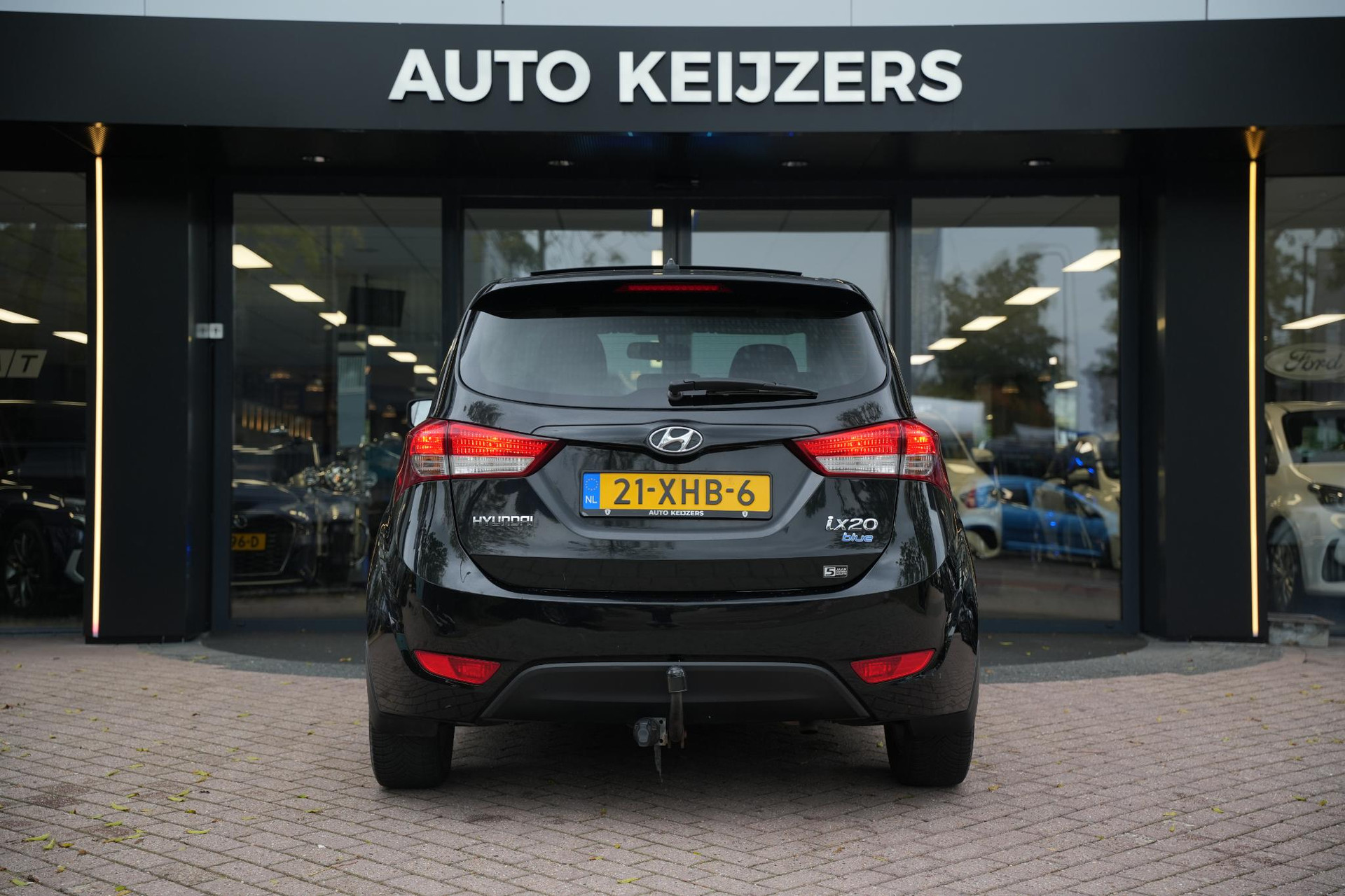 Hyundai ix20 1.4i i-Vision 2012 Phantom Black Metallic/Phantom Black Pearl (PAE) 12