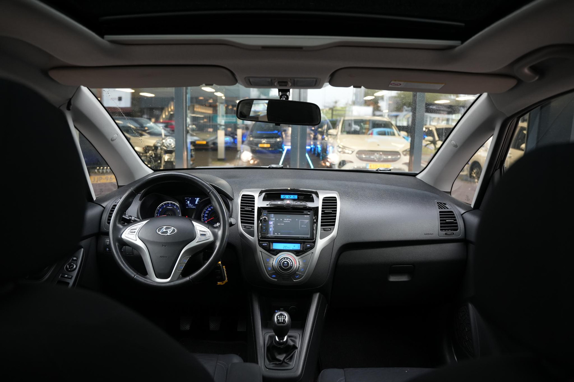 Hyundai ix20 1.4i i-Vision 2012 Phantom Black Metallic/Phantom Black Pearl (PAE) 2