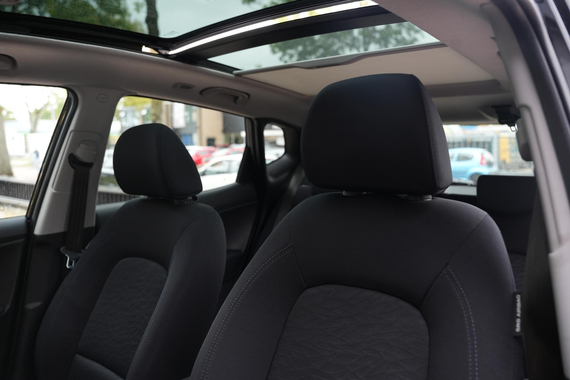 Hyundai ix20 1.4i i-Vision 2012 Phantom Black Metallic/Phantom Black Pearl (PAE) 23