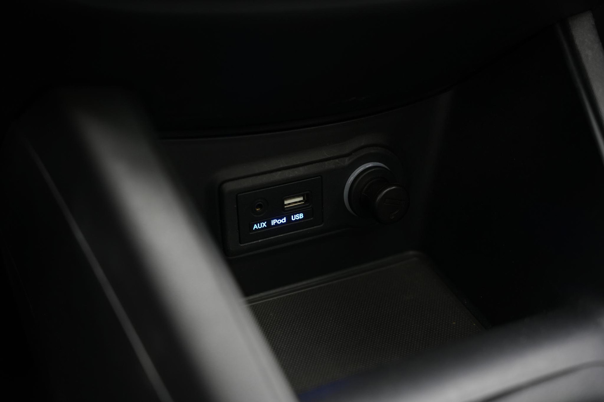 Hyundai ix20 1.4i i-Vision 2012 Phantom Black Metallic/Phantom Black Pearl (PAE) 34