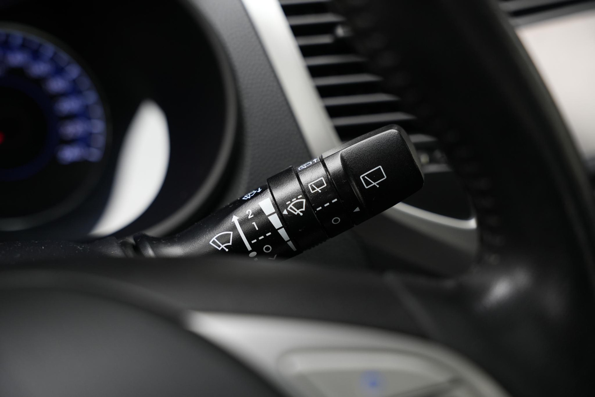 Hyundai ix20 1.4i i-Vision 2012 Phantom Black Metallic/Phantom Black Pearl (PAE) 39