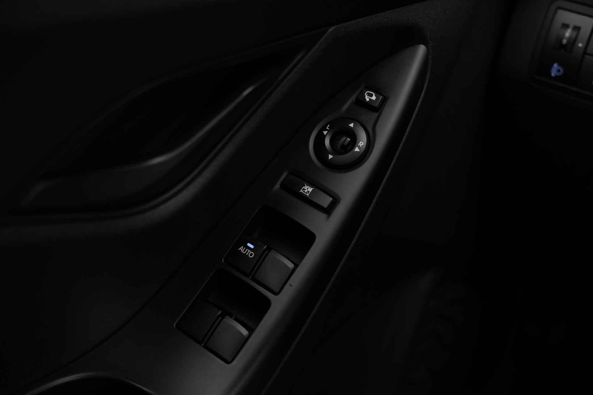 Hyundai ix20 1.4i i-Vision 2012 Phantom Black Metallic/Phantom Black Pearl (PAE) 41