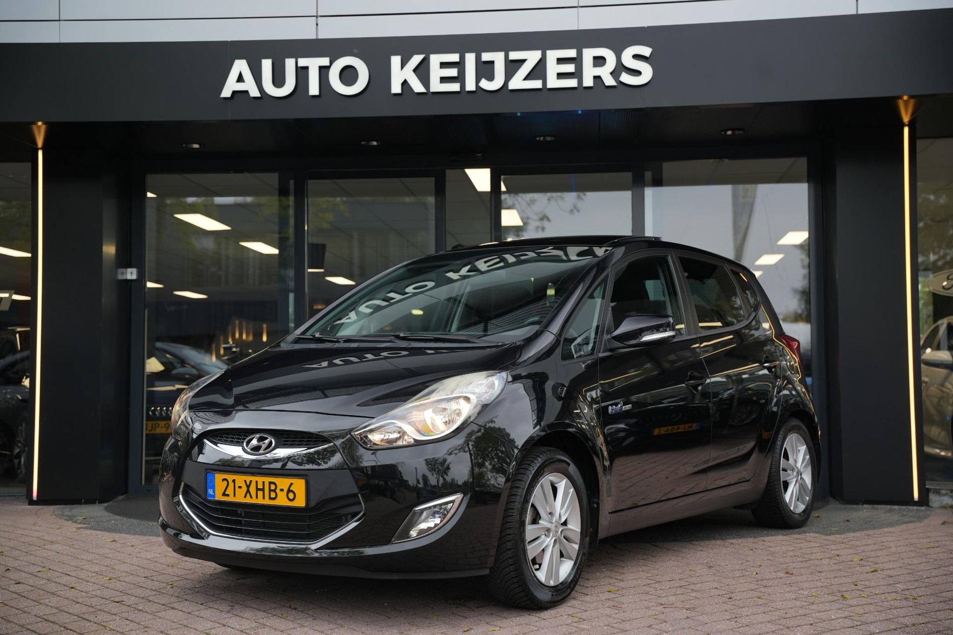 Hyundai ix20 1.4i i-Vision 2012 Phantom Black Metallic/Phantom Black Pearl (PAE) 7