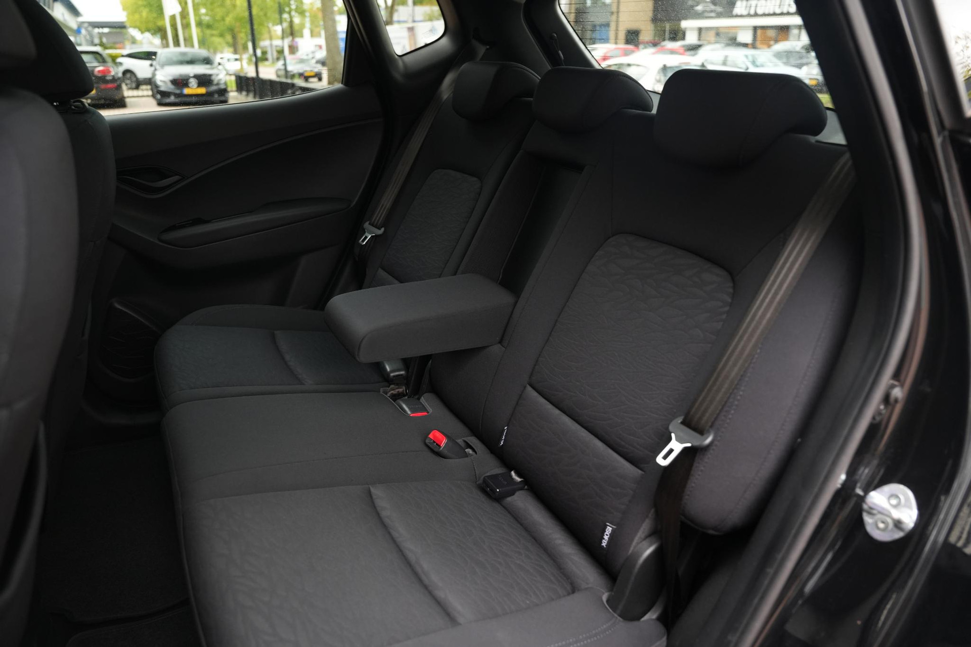 Hyundai ix20 1.4i i-Vision 2012 Phantom Black Metallic/Phantom Black Pearl (PAE) 8