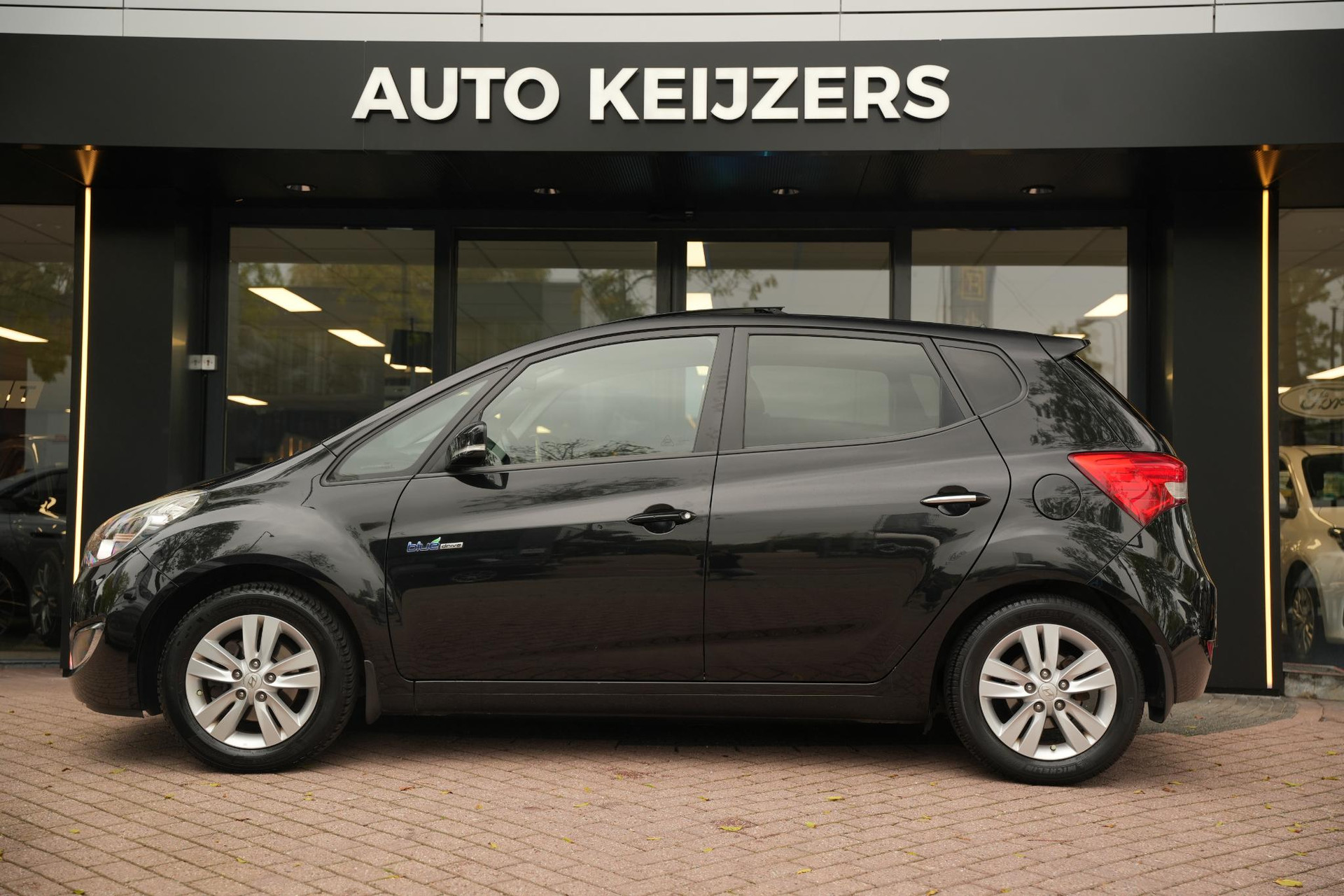 Hyundai ix20 1.4i i-Vision 2012 Phantom Black Metallic/Phantom Black Pearl (PAE) 9