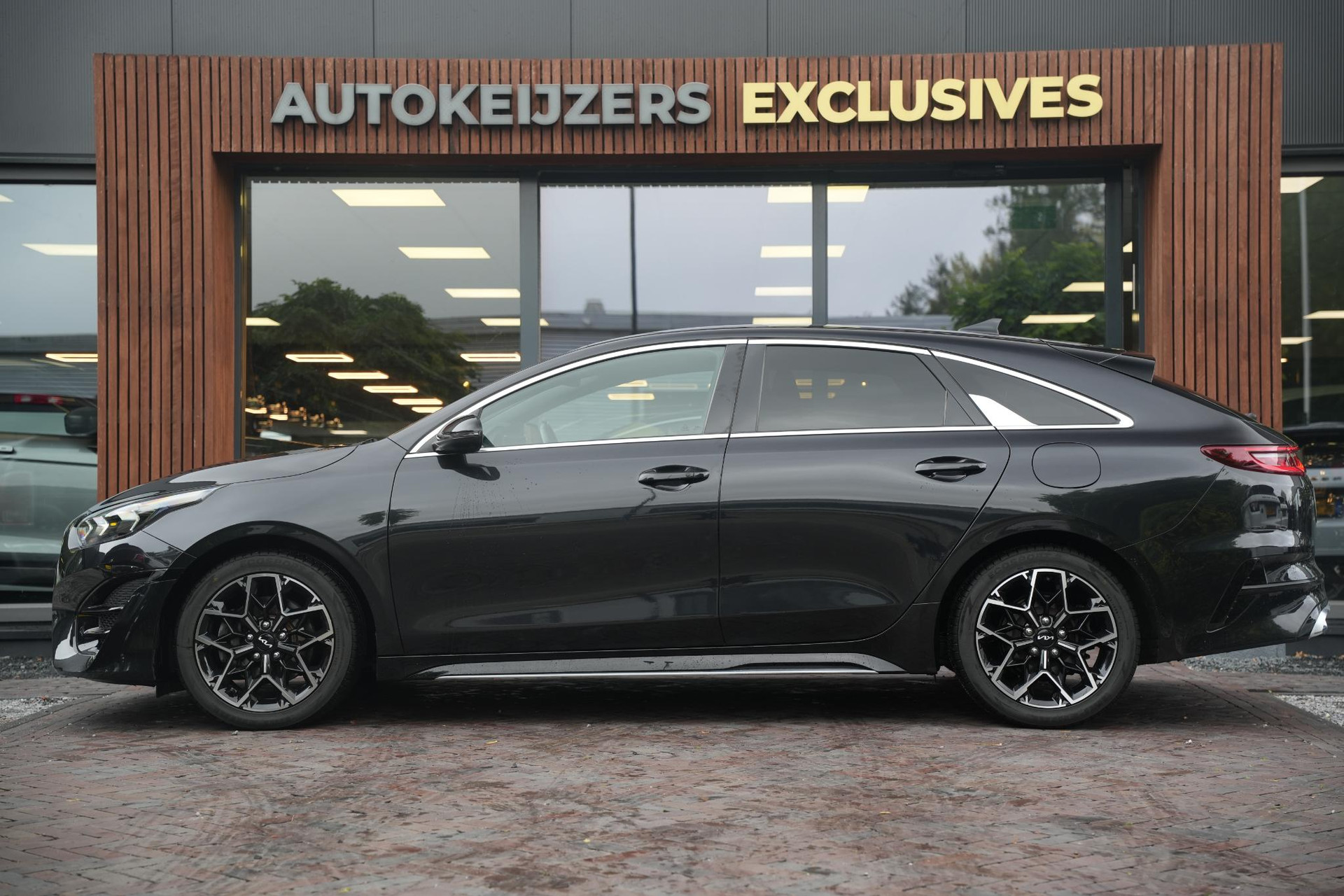 Kia ProCeed 1.0 T-GDi GT-Line 2023 Black pearl m 9