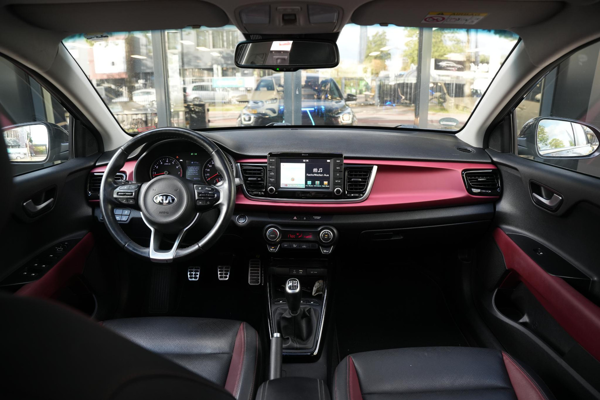 Kia Rio 1.4 Platinum Edition 2017 Aurora Black Pearl (ABP) 2