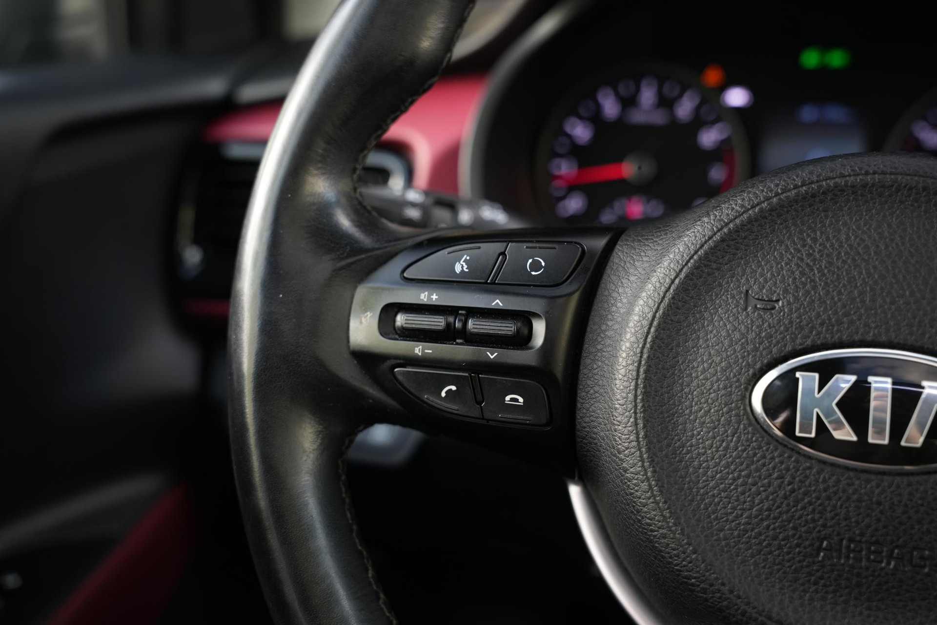 Kia Rio 1.4 Platinum Edition 2017 Aurora Black Pearl (ABP) 26