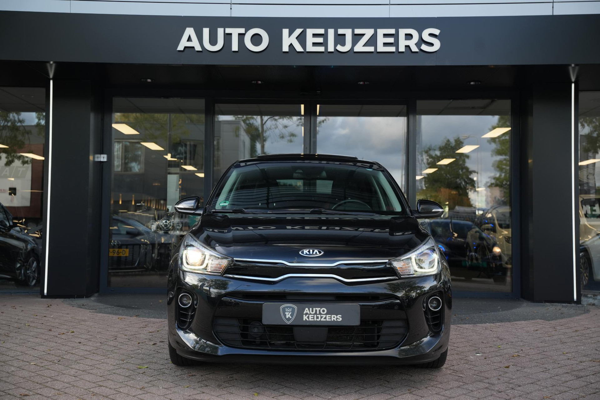 Kia Rio 1.4 Platinum Edition 2017 Aurora Black Pearl (ABP) 3