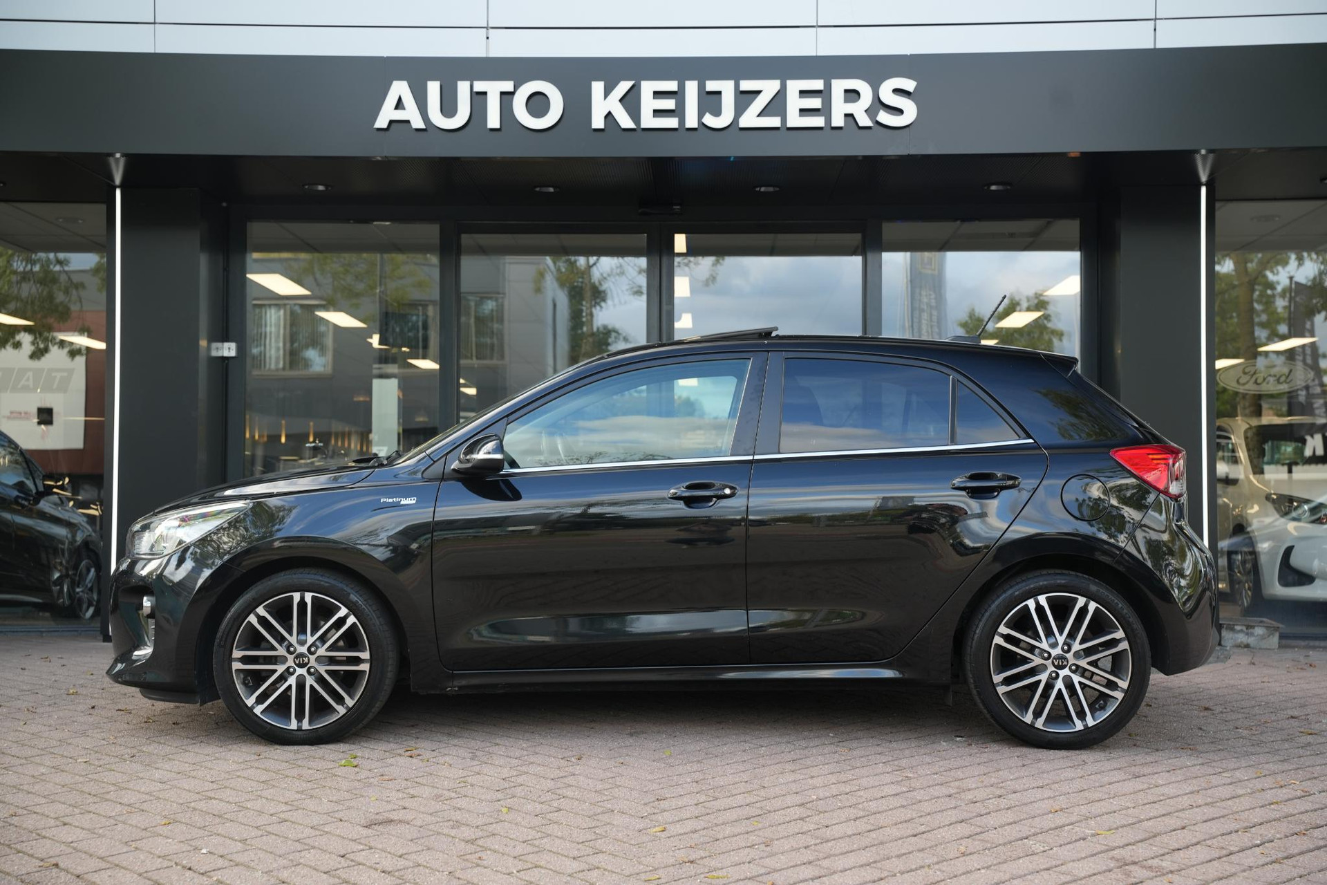 Kia Rio 1.4 Platinum Edition 2017 Aurora Black Pearl (ABP) 7