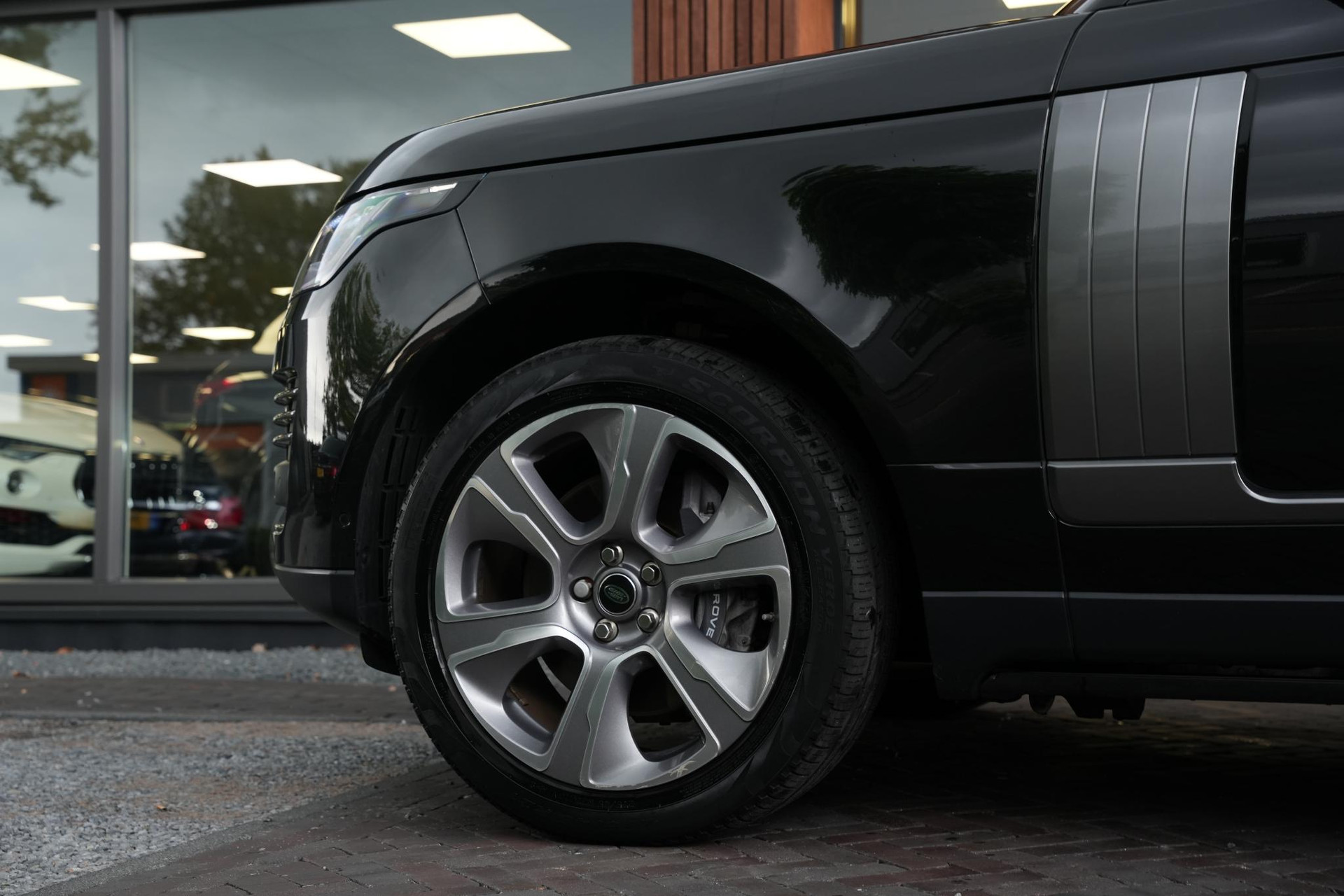 Land Rover Range Rover 2.0 P400e Autobiography 2020 Exterior Paint - Santorini Black (1AG) 10
