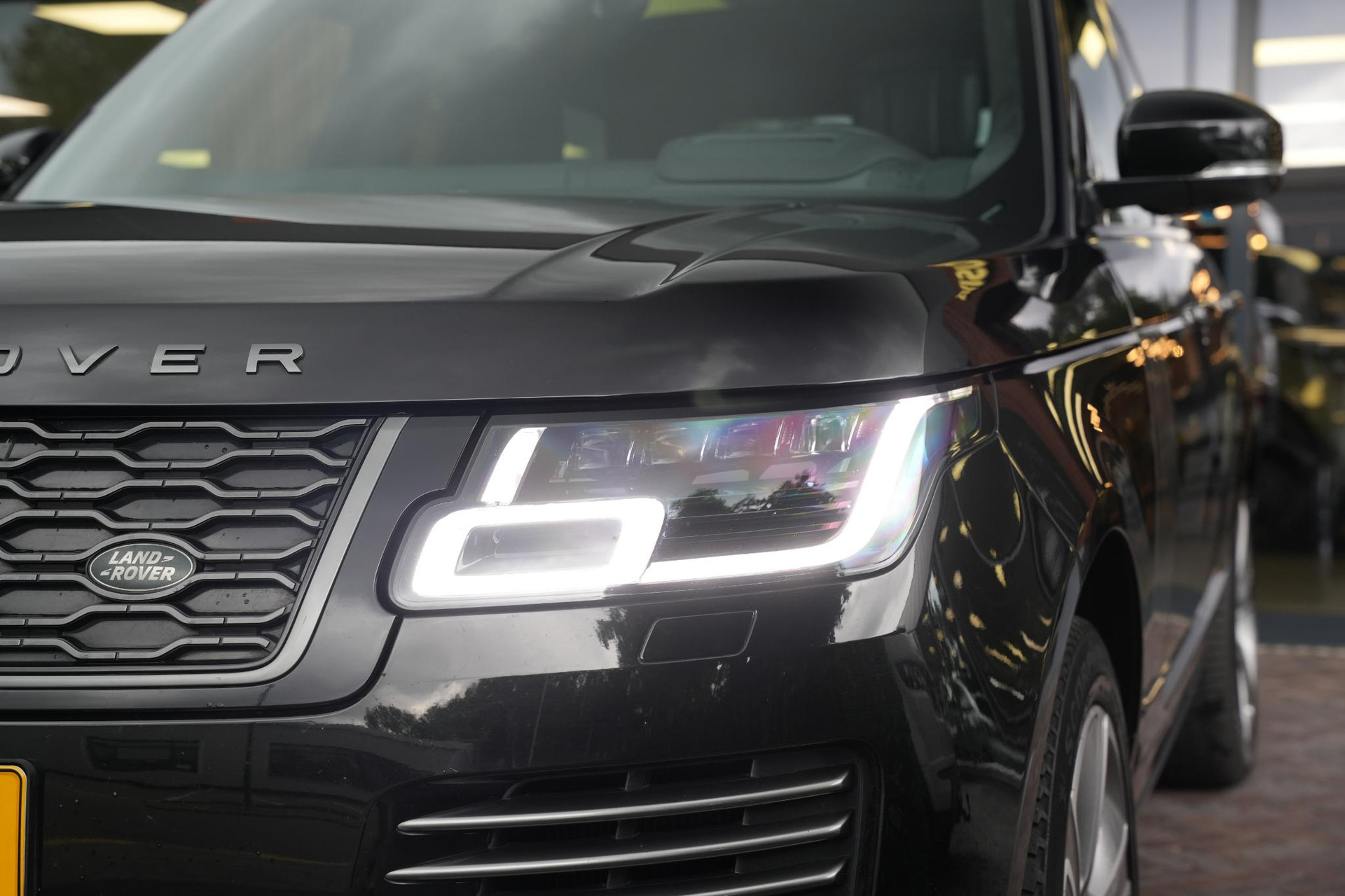 Land Rover Range Rover 2.0 P400e Autobiography 2020 Exterior Paint - Santorini Black (1AG) 20