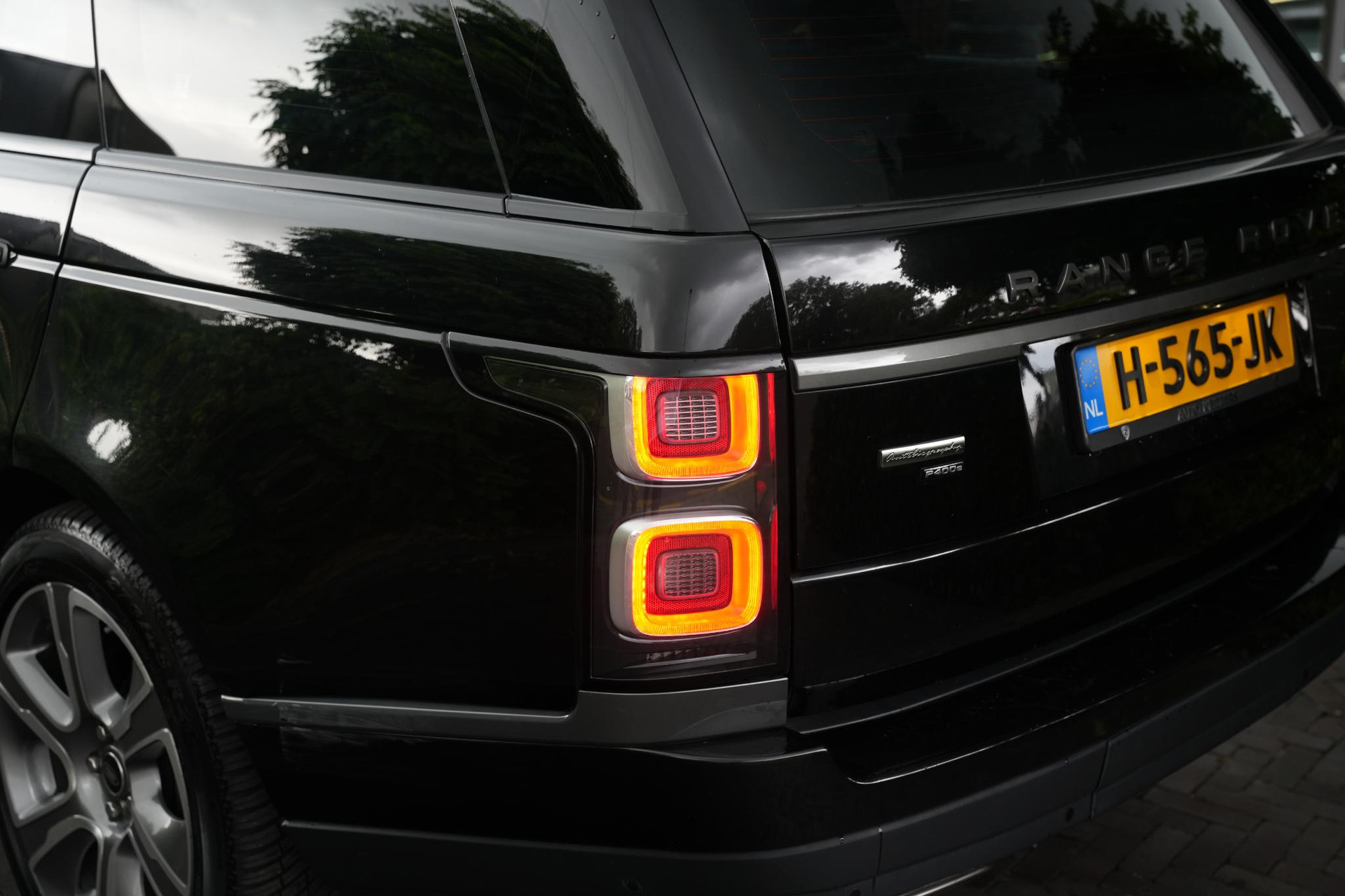 Land Rover Range Rover 2.0 P400e Autobiography 2020 Exterior Paint - Santorini Black (1AG) 21