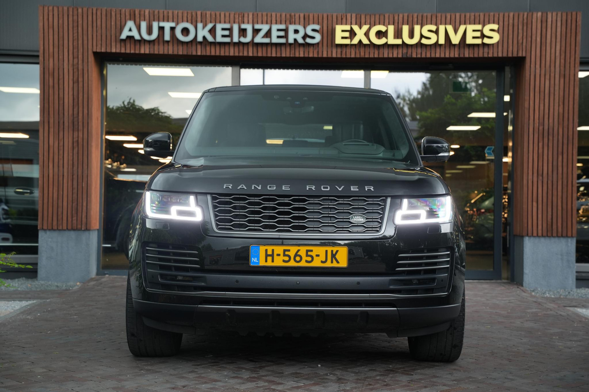 Land Rover Range Rover 2.0 P400e Autobiography 2020 Exterior Paint - Santorini Black (1AG) 3