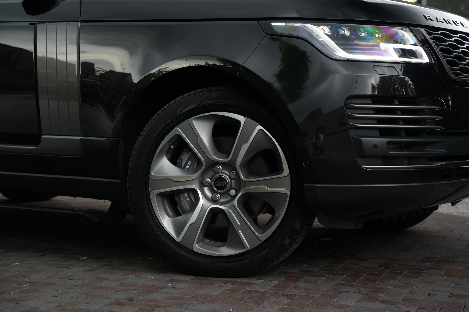 Land Rover Range Rover 2.0 P400e Autobiography 2020 Exterior Paint - Santorini Black (1AG) 37