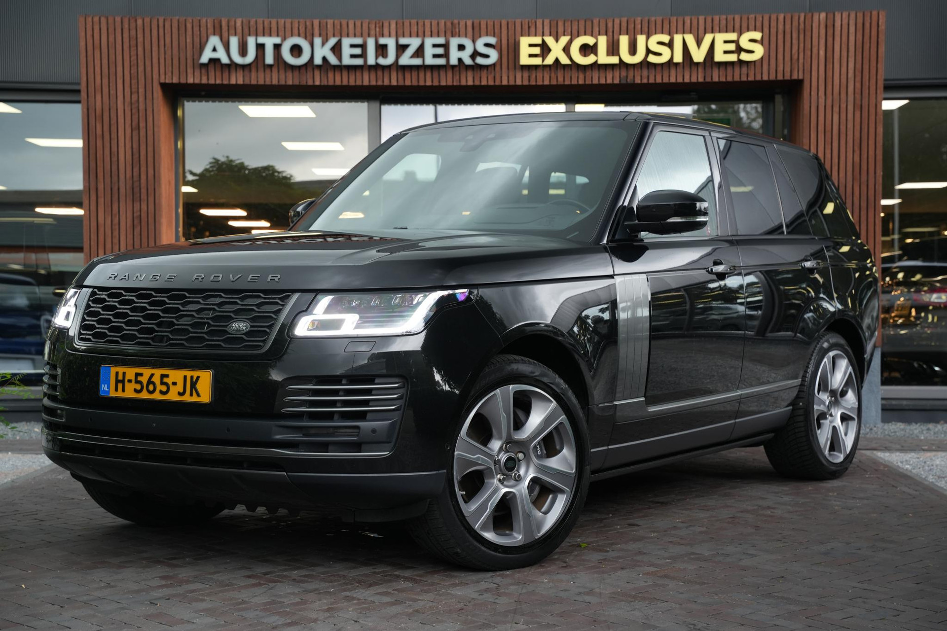 Land Rover Range Rover 2.0 P400e Autobiography 2020 Exterior Paint - Santorini Black (1AG) 5