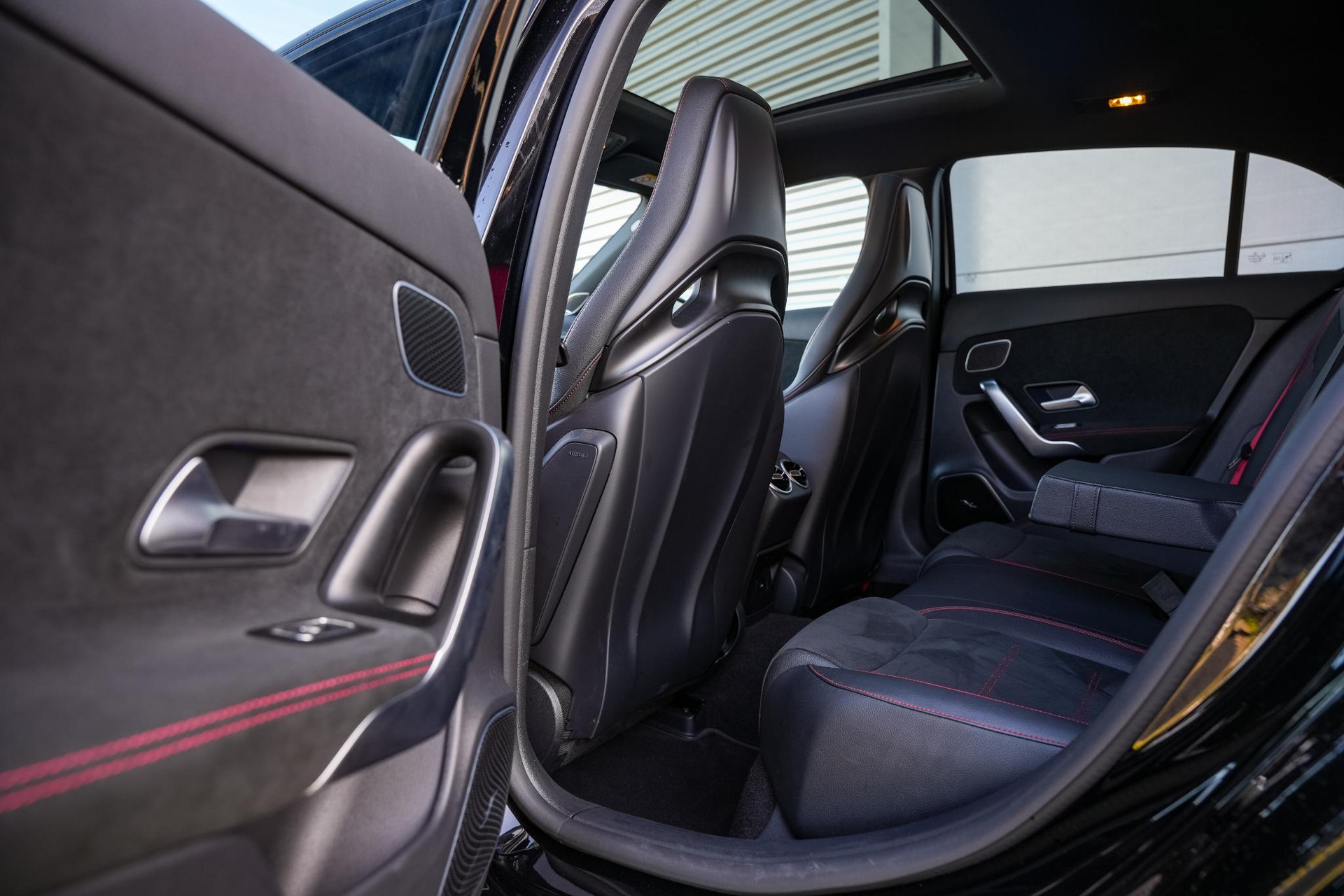 Mercedes-Benz A-Klasse AMG 45 S 4MATIC+ 2023 NIGHT BLACK - STANDARD FINISH (696U) 10