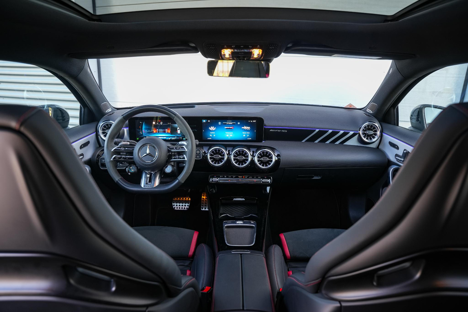 Mercedes-Benz A-Klasse AMG 45 S 4MATIC+ 2023 NIGHT BLACK - STANDARD FINISH (696U) 2