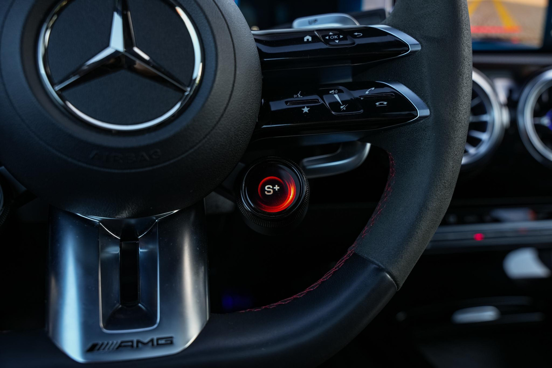 Mercedes-Benz A-Klasse AMG 45 S 4MATIC+ 2023 NIGHT BLACK - STANDARD FINISH (696U) 23