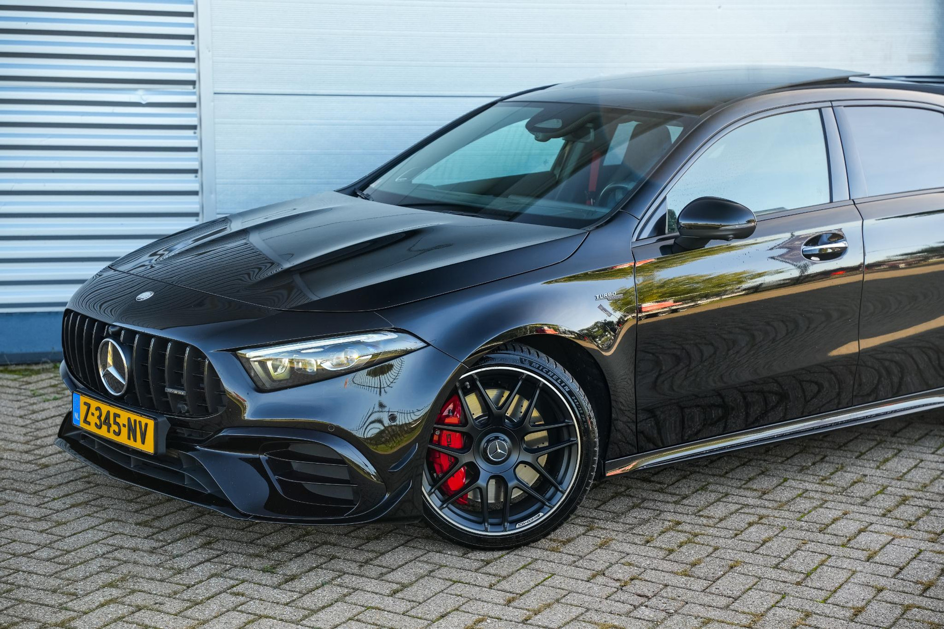 Mercedes-Benz A-Klasse AMG 45 S 4MATIC+ 2023 NIGHT BLACK - STANDARD FINISH (696U) 34