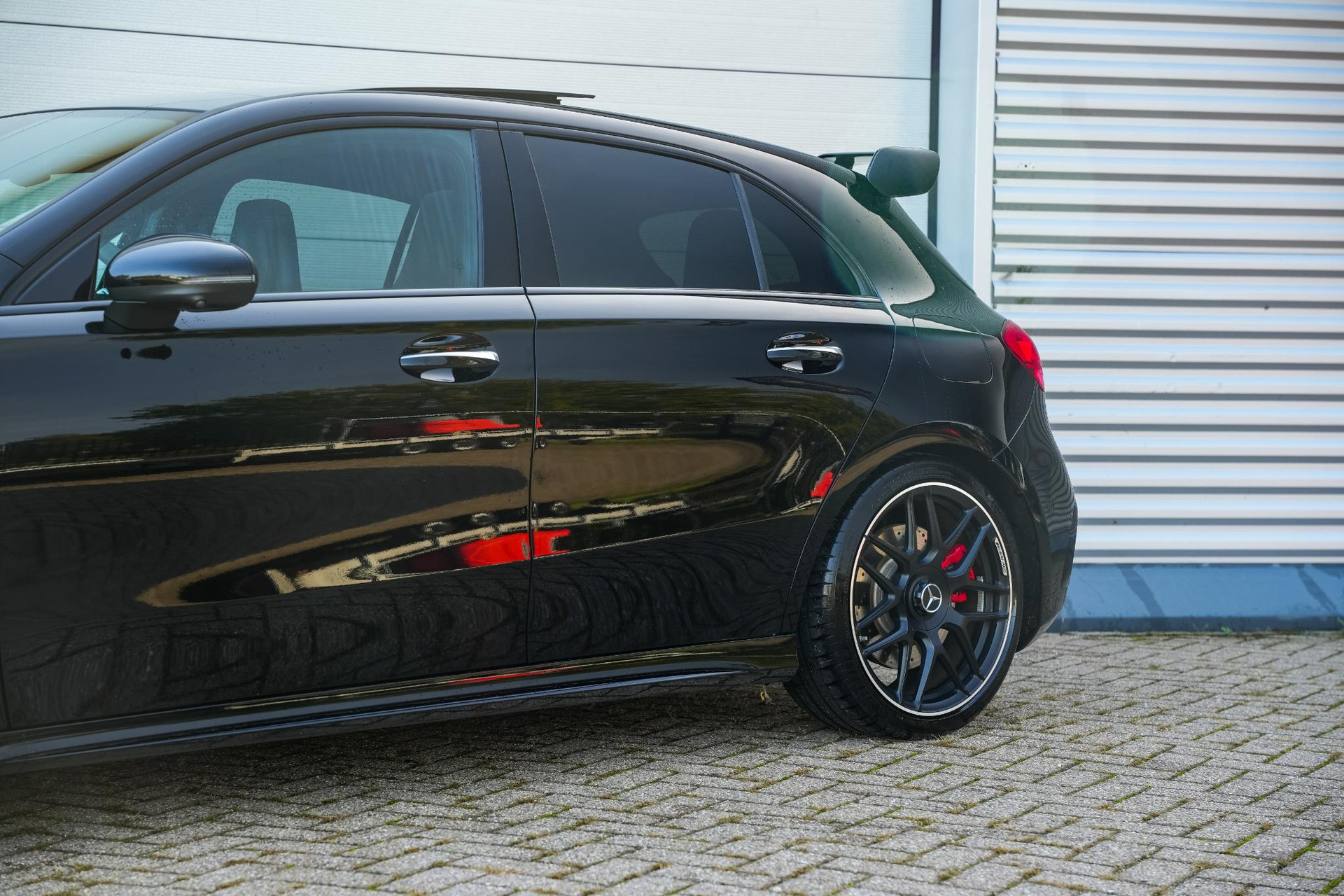 Mercedes-Benz A-Klasse AMG 45 S 4MATIC+ 2023 NIGHT BLACK - STANDARD FINISH (696U) 35