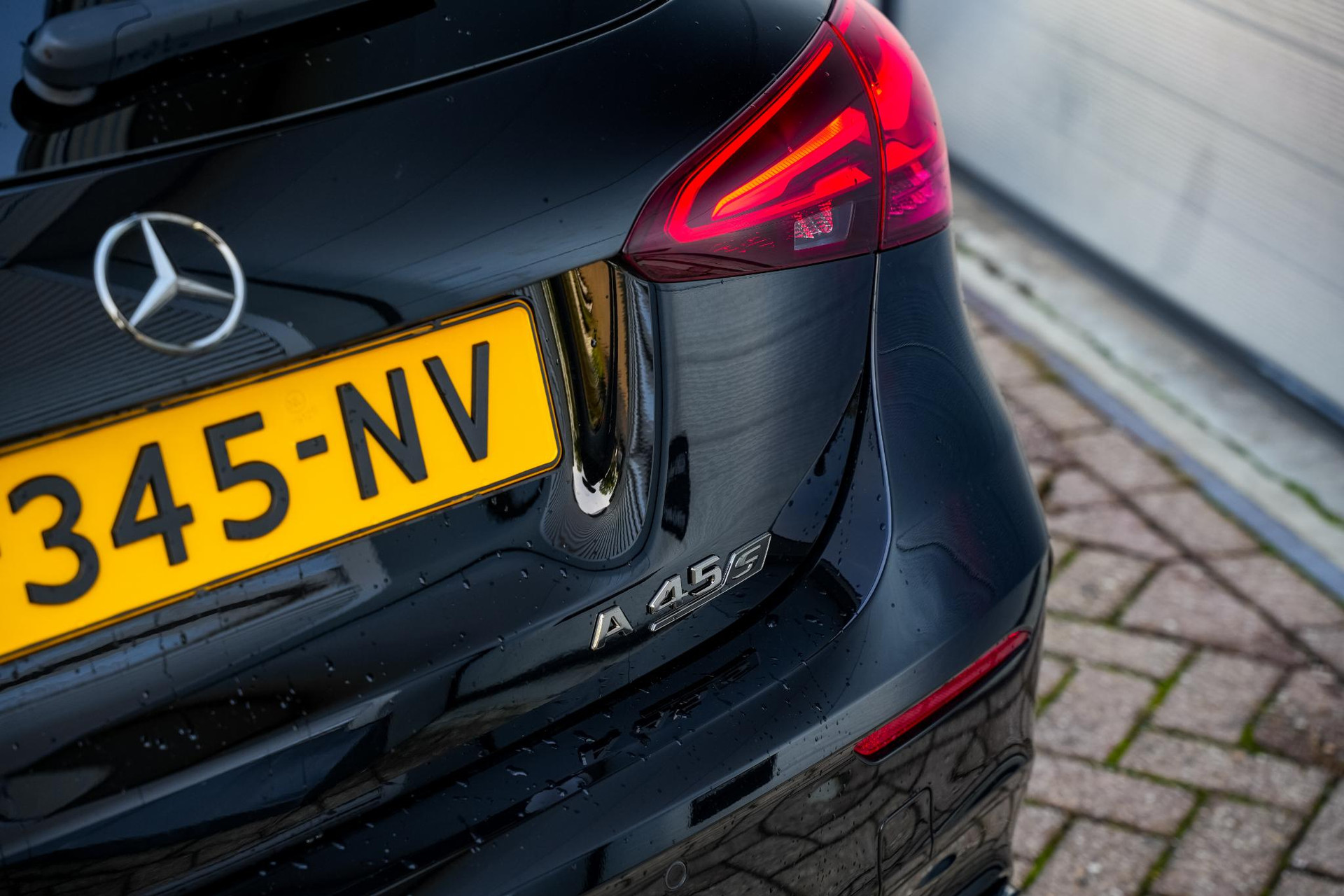 Mercedes-Benz A-Klasse AMG 45 S 4MATIC+ 2023 NIGHT BLACK - STANDARD FINISH (696U) 37