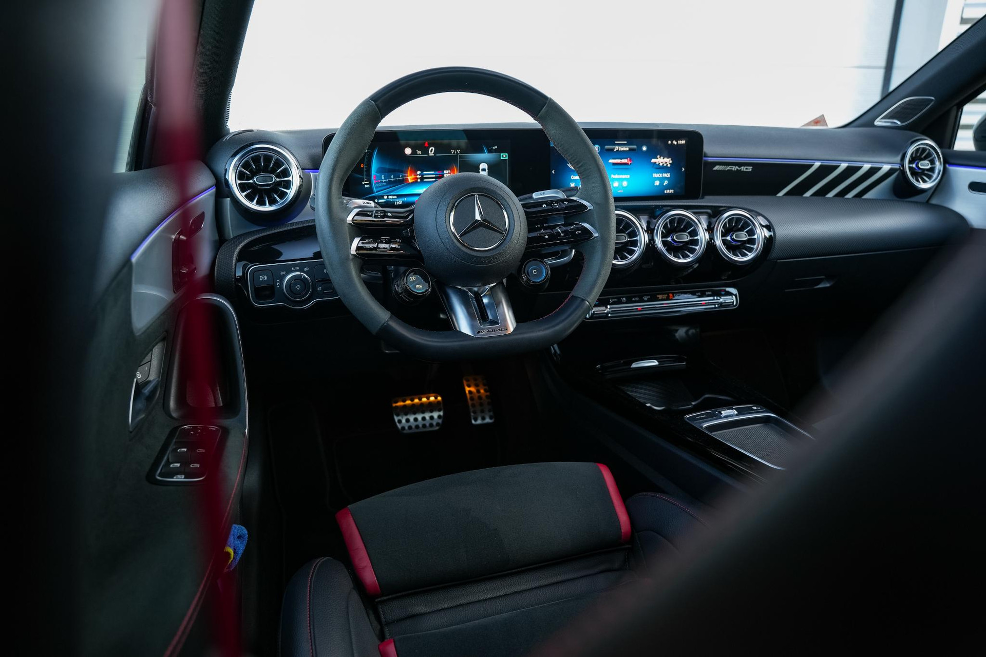 Mercedes-Benz A-Klasse AMG 45 S 4MATIC+ 2023 NIGHT BLACK - STANDARD FINISH (696U) 4