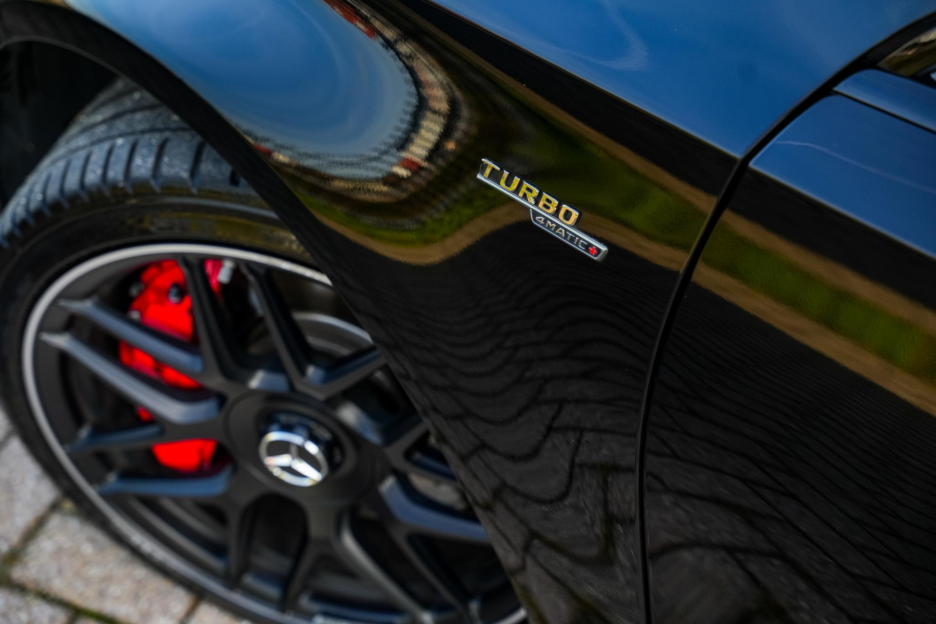 Mercedes-Benz A-Klasse AMG 45 S 4MATIC+ 2023 NIGHT BLACK - STANDARD FINISH (696U) 41