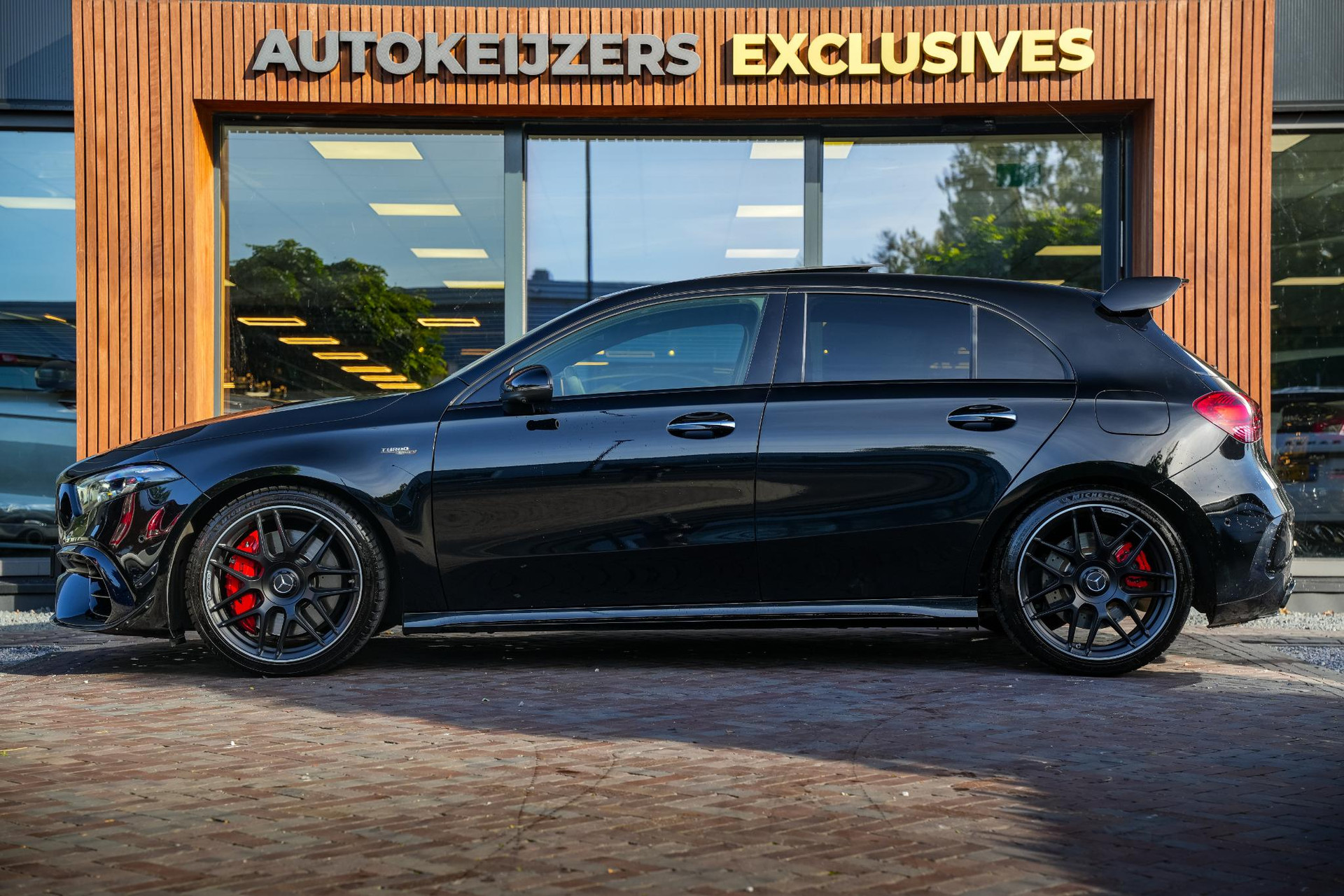 Mercedes-Benz A-Klasse AMG 45 S 4MATIC+ 2023 NIGHT BLACK - STANDARD FINISH (696U) 5