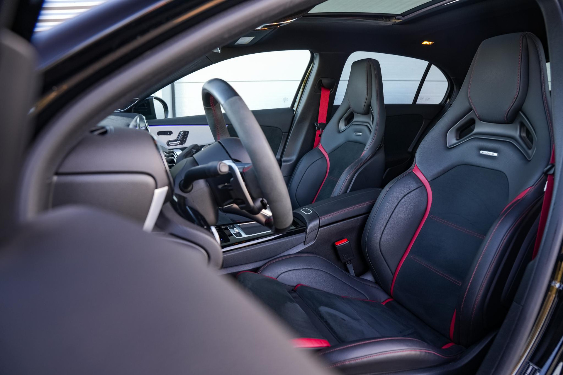 Mercedes-Benz A-Klasse AMG 45 S 4MATIC+ 2023 NIGHT BLACK - STANDARD FINISH (696U) 8
