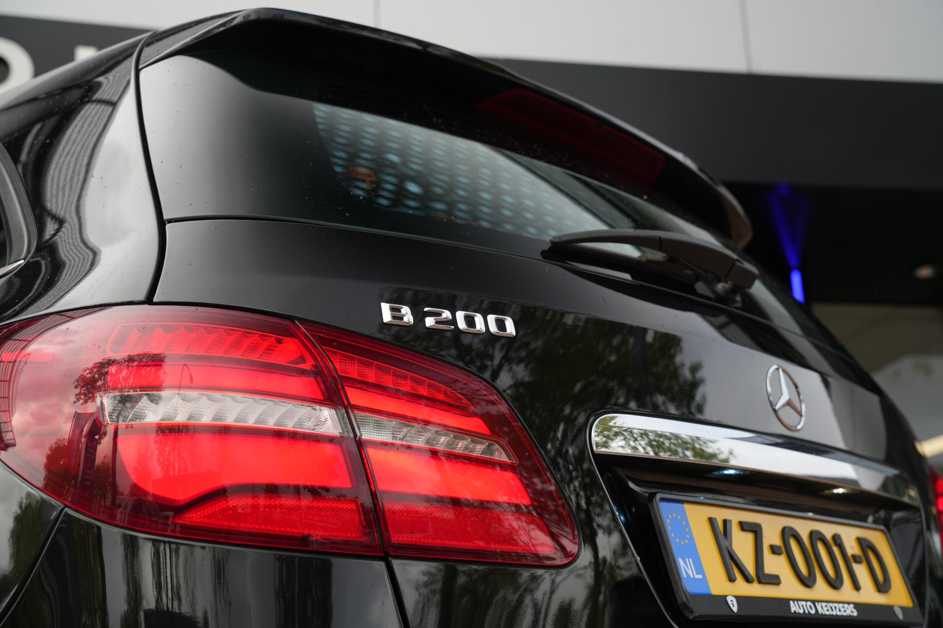 Mercedes-Benz B-Klasse 200 Ambition 2016 KOSMOSBLACK - MET. (191U) 19