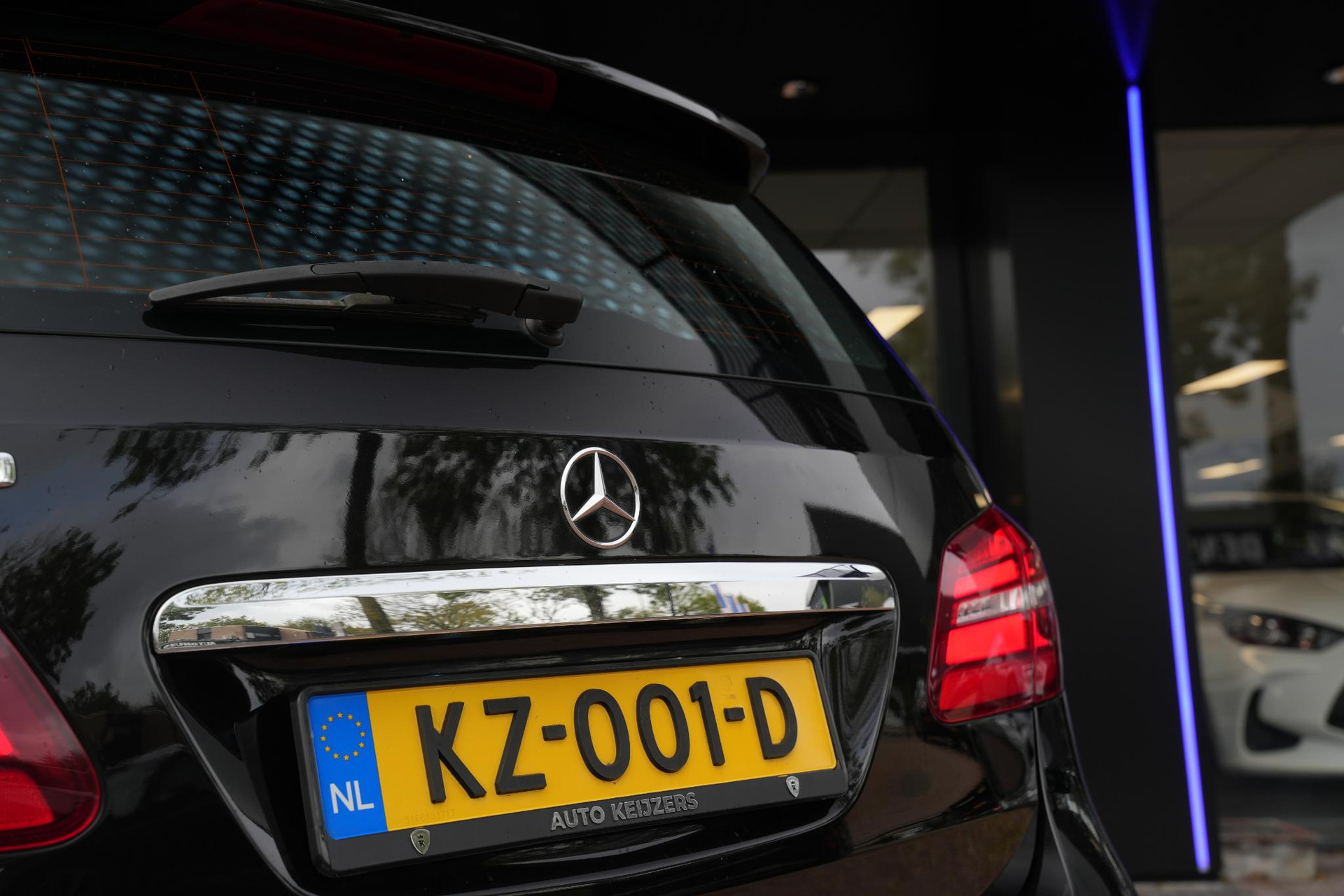 Mercedes-Benz B-Klasse 200 Ambition 2016 KOSMOSBLACK - MET. (191U) 20