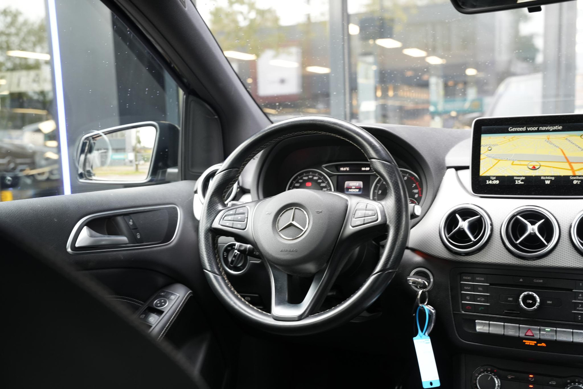 Mercedes-Benz B-Klasse 200 Ambition 2016 KOSMOSBLACK - MET. (191U) 26