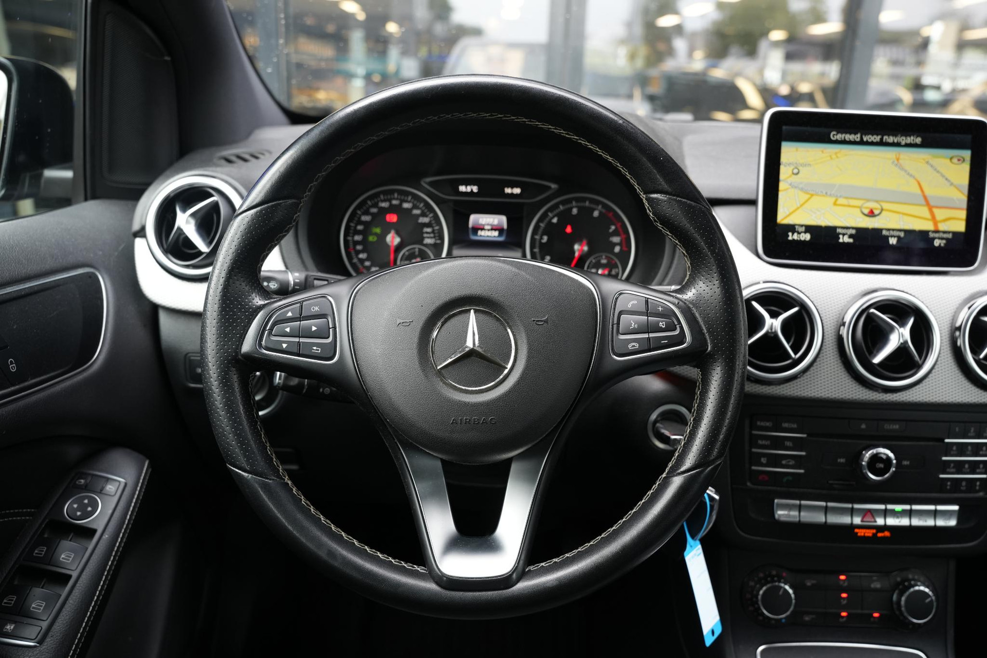 Mercedes-Benz B-Klasse 200 Ambition 2016 KOSMOSBLACK - MET. (191U) 8