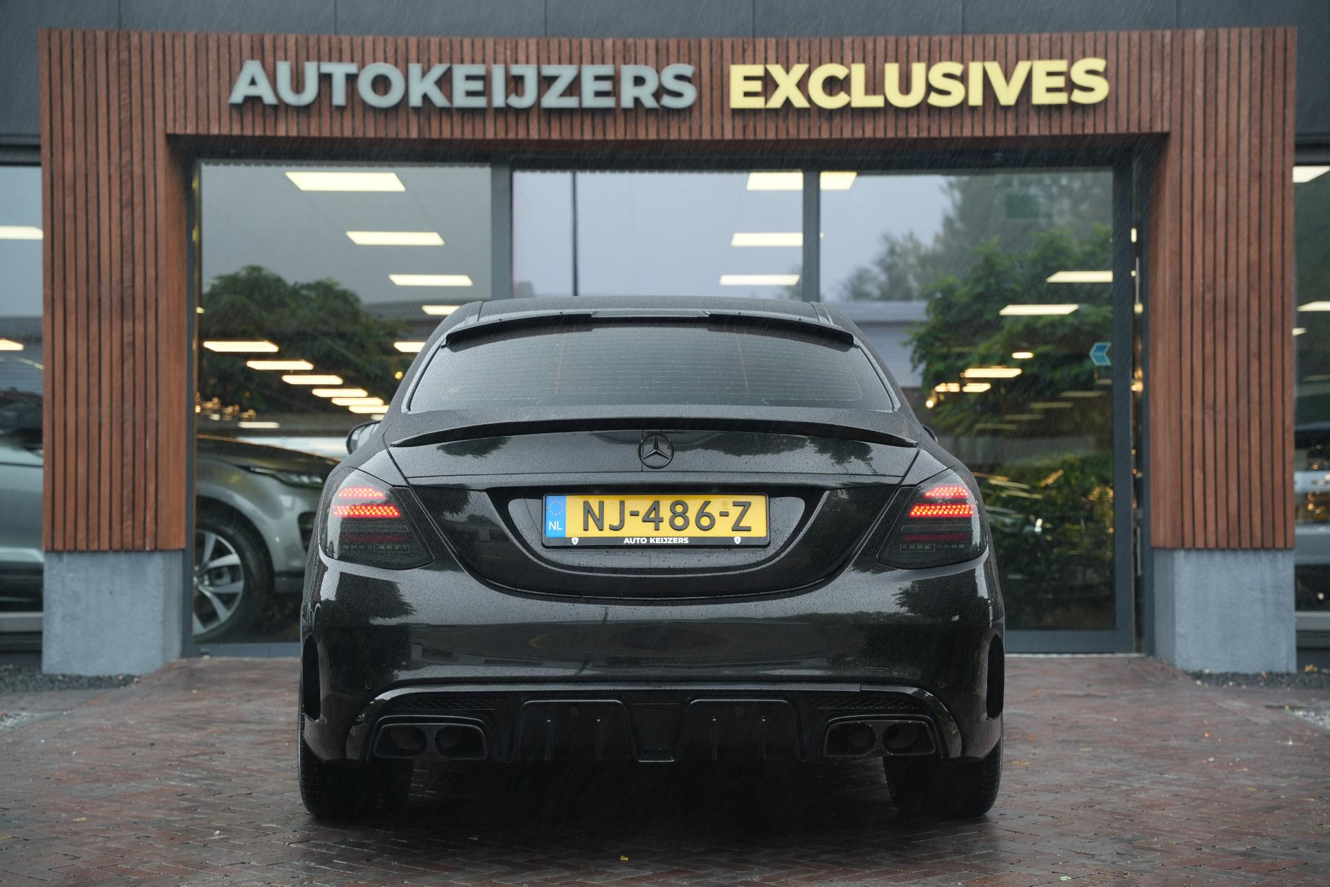 Mercedes-Benz C-Klasse 180 AMG Sport Edition 2017 OBSIDIAN BLACK (197U) 11