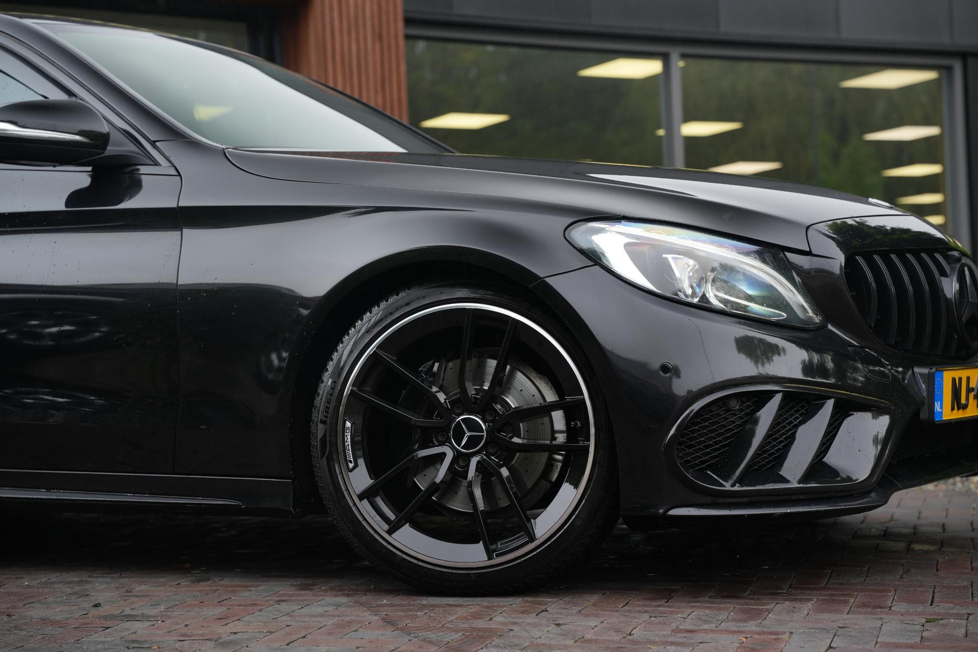 Mercedes-Benz C-Klasse 180 AMG Sport Edition 2017 OBSIDIAN BLACK (197U) 14