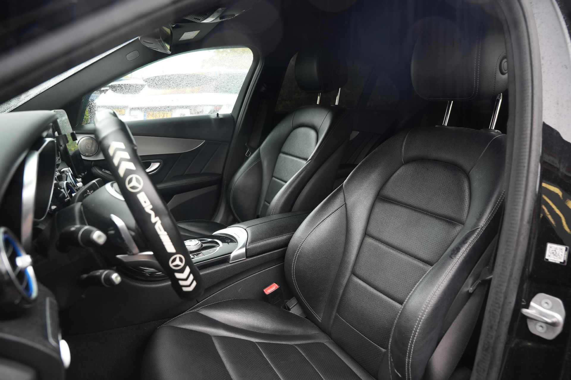 Mercedes-Benz C-Klasse 180 AMG Sport Edition 2017 OBSIDIAN BLACK (197U) 4