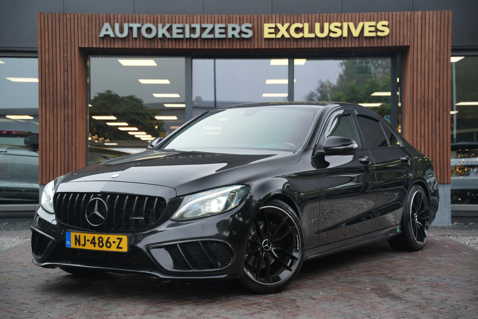 Mercedes-Benz C-Klasse 180 AMG Sport Edition 2017 OBSIDIAN BLACK (197U) 5