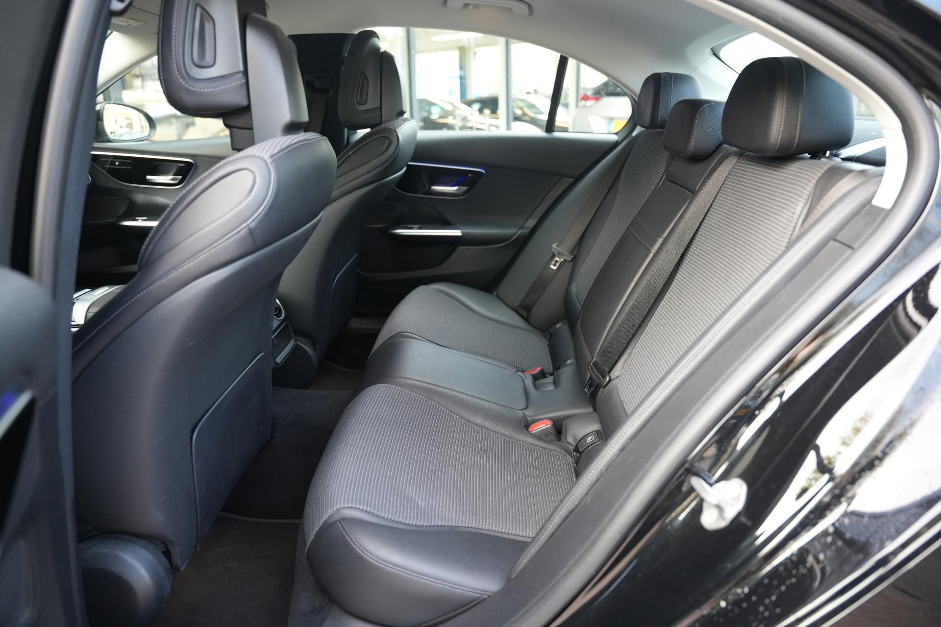 Mercedes-Benz C-Klasse 180 Business Line 2022  18
