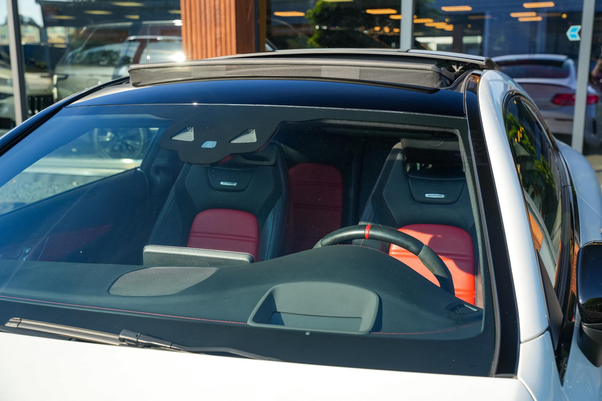 Mercedes-Benz C-Klasse Coupé AMG 63 S Premium Plus Pack 2020 MANUFAKTUR diamond white bright - Metallic finish (799U) 26