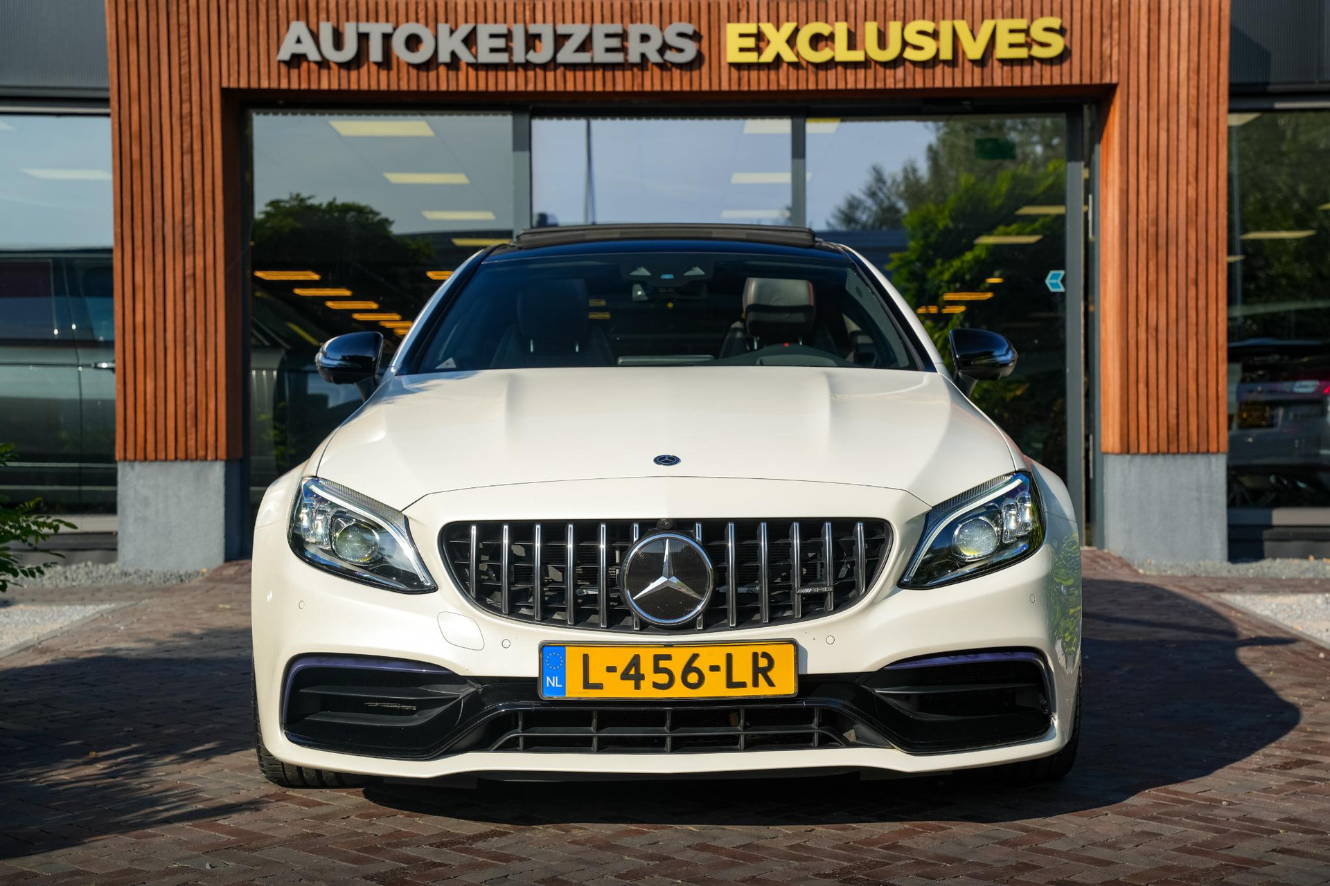 Mercedes-Benz C-Klasse Coupé AMG 63 S Premium Plus Pack 2020 MANUFAKTUR diamond white bright - Metallic finish (799U) 5