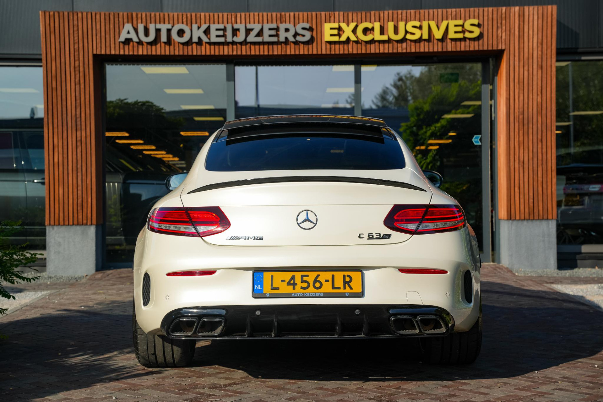 Mercedes-Benz C-Klasse Coupé AMG 63 S Premium Plus Pack 2020 MANUFAKTUR diamond white bright - Metallic finish (799U) 9